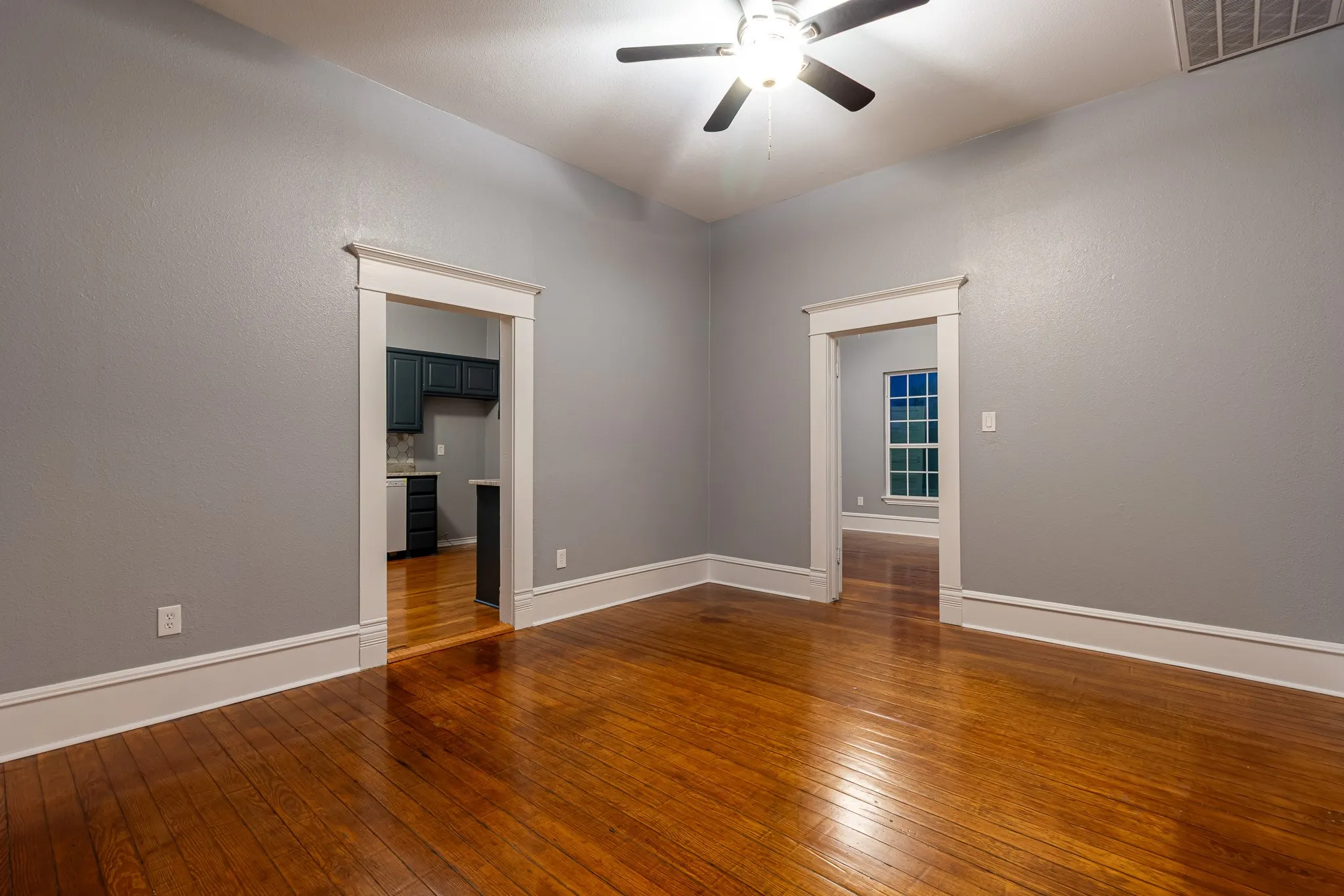 Single Family Residence For Sale in Navarro County , 324 E Pace Street, Frost, Texas 76641, 3 Bedroom, 2 Bathroom, Garage spaces, 1,400 Sqft, built in 1920, mls#21180458, Real Estate Agent in Frost, Homes For Sale in Navarro county, Homes For Sale in Frost, Realtor in Frost Texas, Real Estate Brokerage Independent Realty Texas, Luminita Cordes Realtor