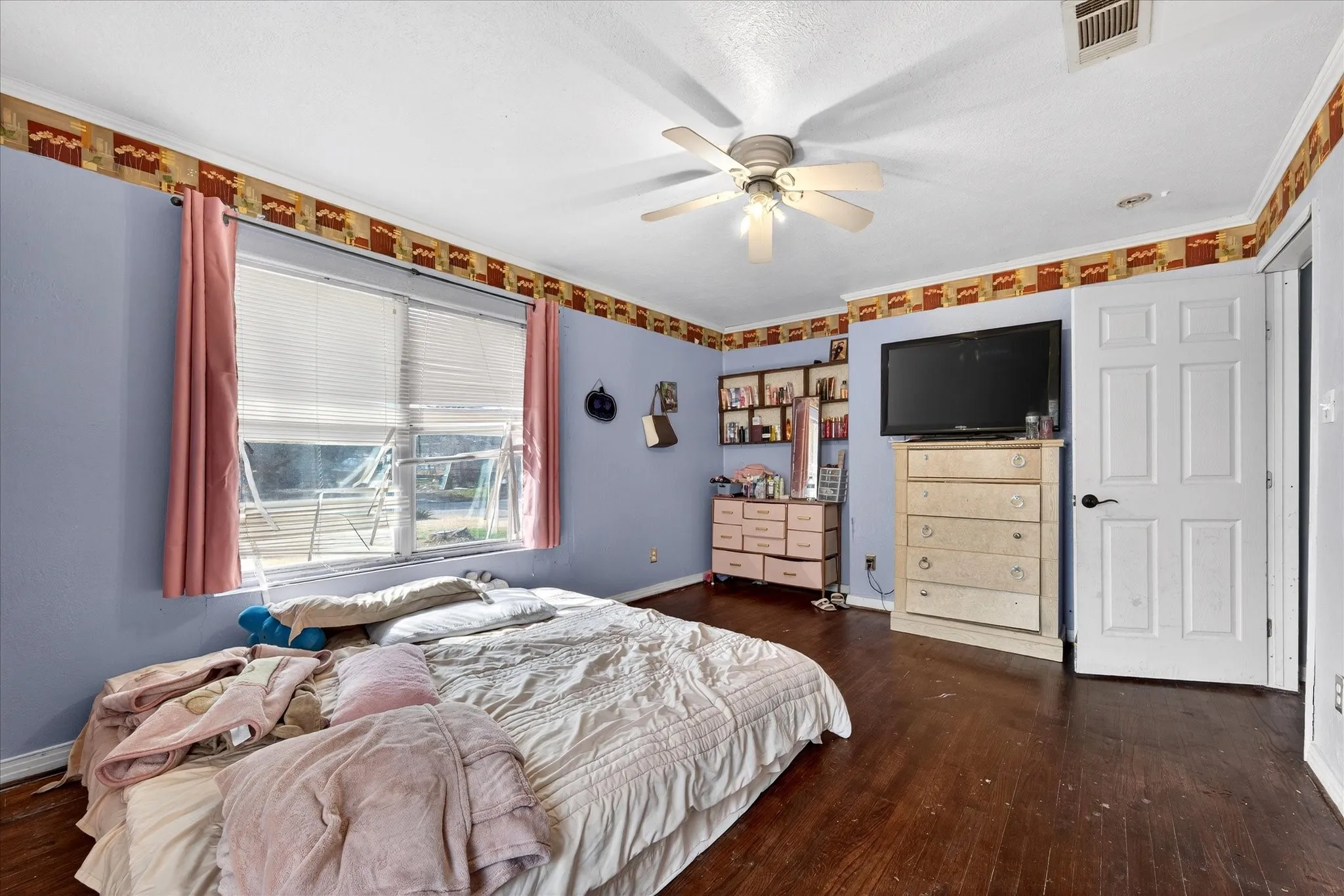 Single Family Residence For Sale in Mc Lennan County , 1115 Fisher Street, Bellmead, Texas 76705, 3 Bedroom, 1 Bathroom, Garage spaces, 1,535 Sqft, built in 1955, mls#21180483, Real Estate Agent in Bellmead, Homes For Sale in Mc Lennan county, Homes For Sale in Bellmead, Realtor in Bellmead Texas, Real Estate Brokerage Independent Realty Texas, Luminita Cordes Realtor