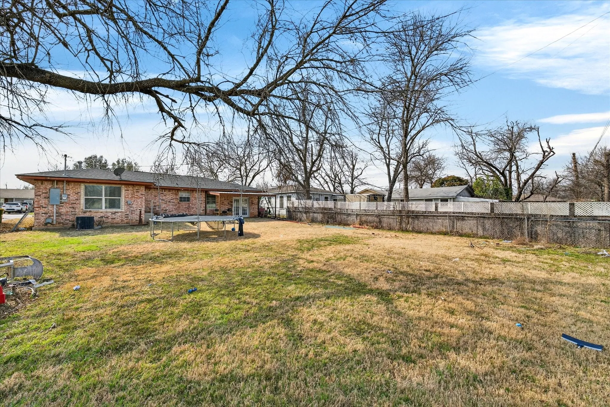 Single Family Residence For Sale in Mc Lennan County , 1115 Fisher Street, Bellmead, Texas 76705, 3 Bedroom, 1 Bathroom, Garage spaces, 1,535 Sqft, built in 1955, mls#21180483, Real Estate Agent in Bellmead, Homes For Sale in Mc Lennan county, Homes For Sale in Bellmead, Realtor in Bellmead Texas, Real Estate Brokerage Independent Realty Texas, Luminita Cordes Realtor