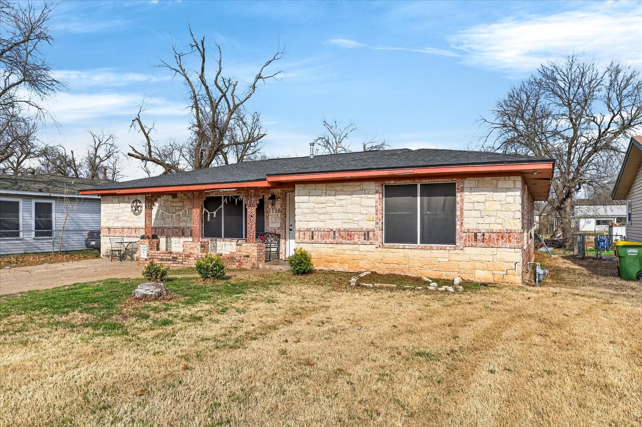 Single Family Residence For Sale in Mc Lennan County , 1115 Fisher Street, Bellmead, Texas 76705, 3 Bedroom, 1 Bathroom, Garage spaces, 1,535 Sqft, built in 1955, mls#21180483, Real Estate Agent in Bellmead, Homes For Sale in Mc Lennan county, Homes For Sale in Bellmead, Realtor in Bellmead Texas, Real Estate Brokerage Independent Realty Texas, Luminita Cordes Realtor