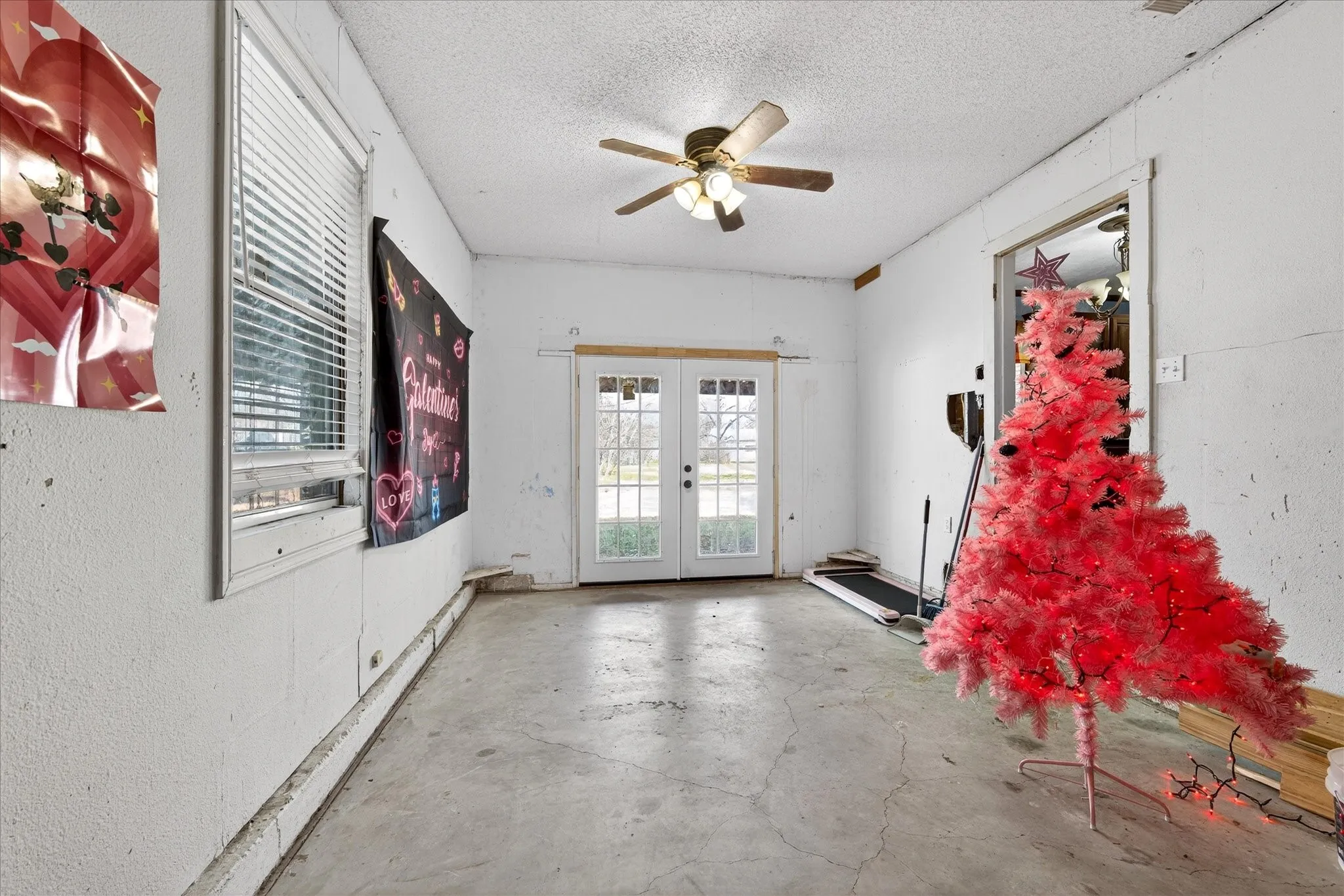 Single Family Residence For Sale in Mc Lennan County , 1115 Fisher Street, Bellmead, Texas 76705, 3 Bedroom, 1 Bathroom, Garage spaces, 1,535 Sqft, built in 1955, mls#21180483, Real Estate Agent in Bellmead, Homes For Sale in Mc Lennan county, Homes For Sale in Bellmead, Realtor in Bellmead Texas, Real Estate Brokerage Independent Realty Texas, Luminita Cordes Realtor