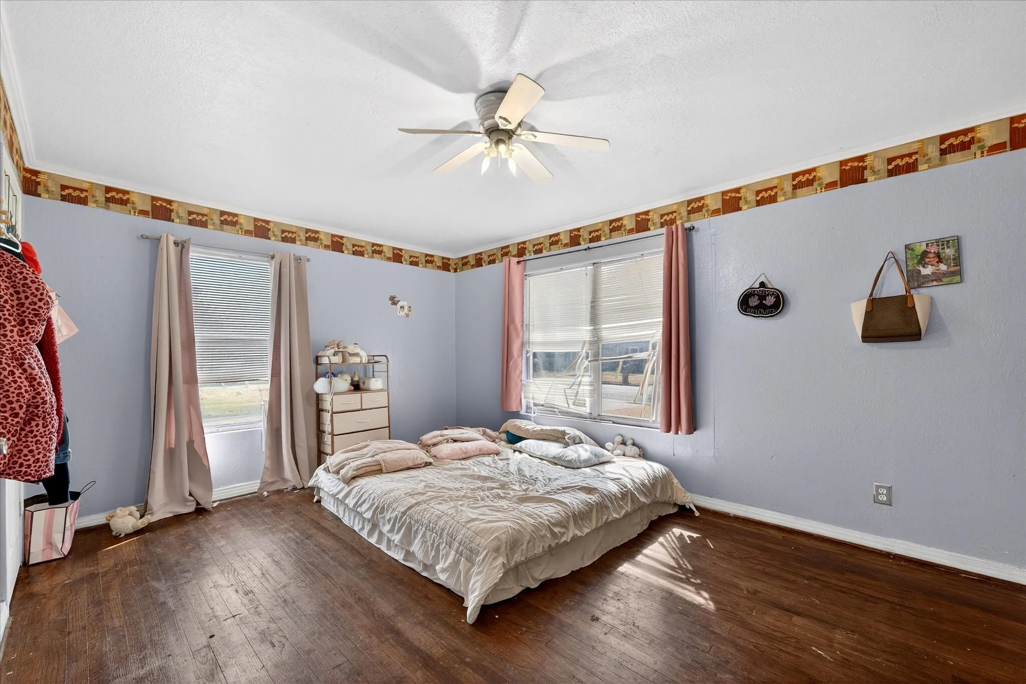 Single Family Residence For Sale in Mc Lennan County , 1115 Fisher Street, Bellmead, Texas 76705, 3 Bedroom, 1 Bathroom, Garage spaces, 1,535 Sqft, built in 1955, mls#21180483, Real Estate Agent in Bellmead, Homes For Sale in Mc Lennan county, Homes For Sale in Bellmead, Realtor in Bellmead Texas, Real Estate Brokerage Independent Realty Texas, Luminita Cordes Realtor