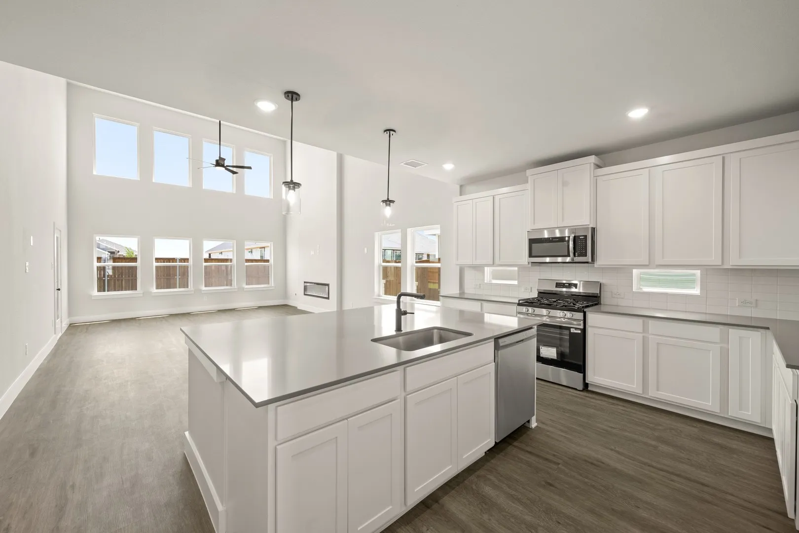 1724 Nesting Robin- Kitchen-7002