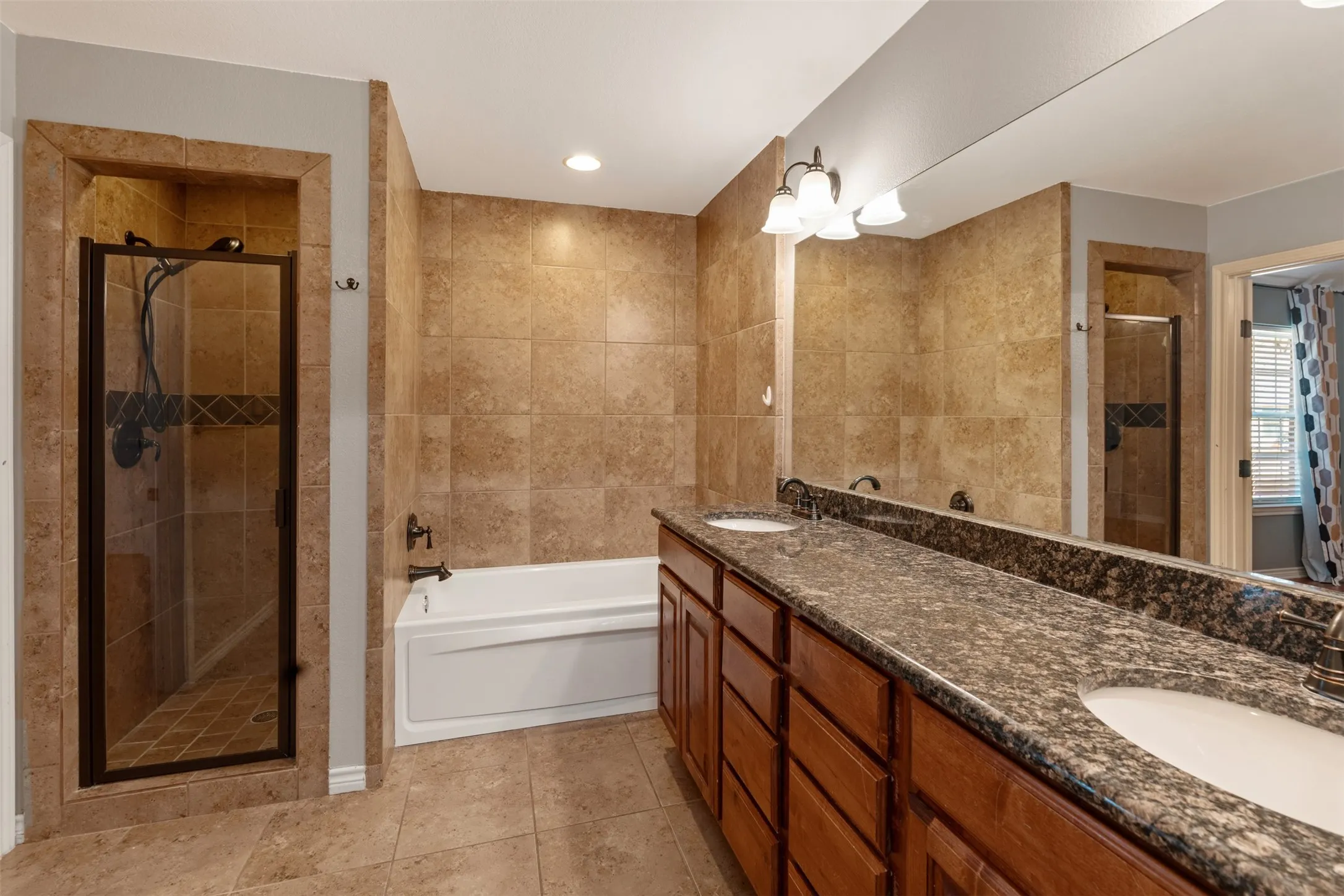 Single Family Residence For Sale in Henderson County , 101 Driftwood Drive, Trinidad, Texas 75163, 3 Bedroom, 2 Bathroom, 2 Garage spaces, 1,815 Sqft, built in 2013, Preowned, mls#21180519, Real Estate Agent in Trinidad, Homes For Sale in Henderson county, Homes For Sale in Trinidad, Realtor in Trinidad Texas, Real Estate Brokerage Independent Realty Texas, Luminita Cordes Realtor