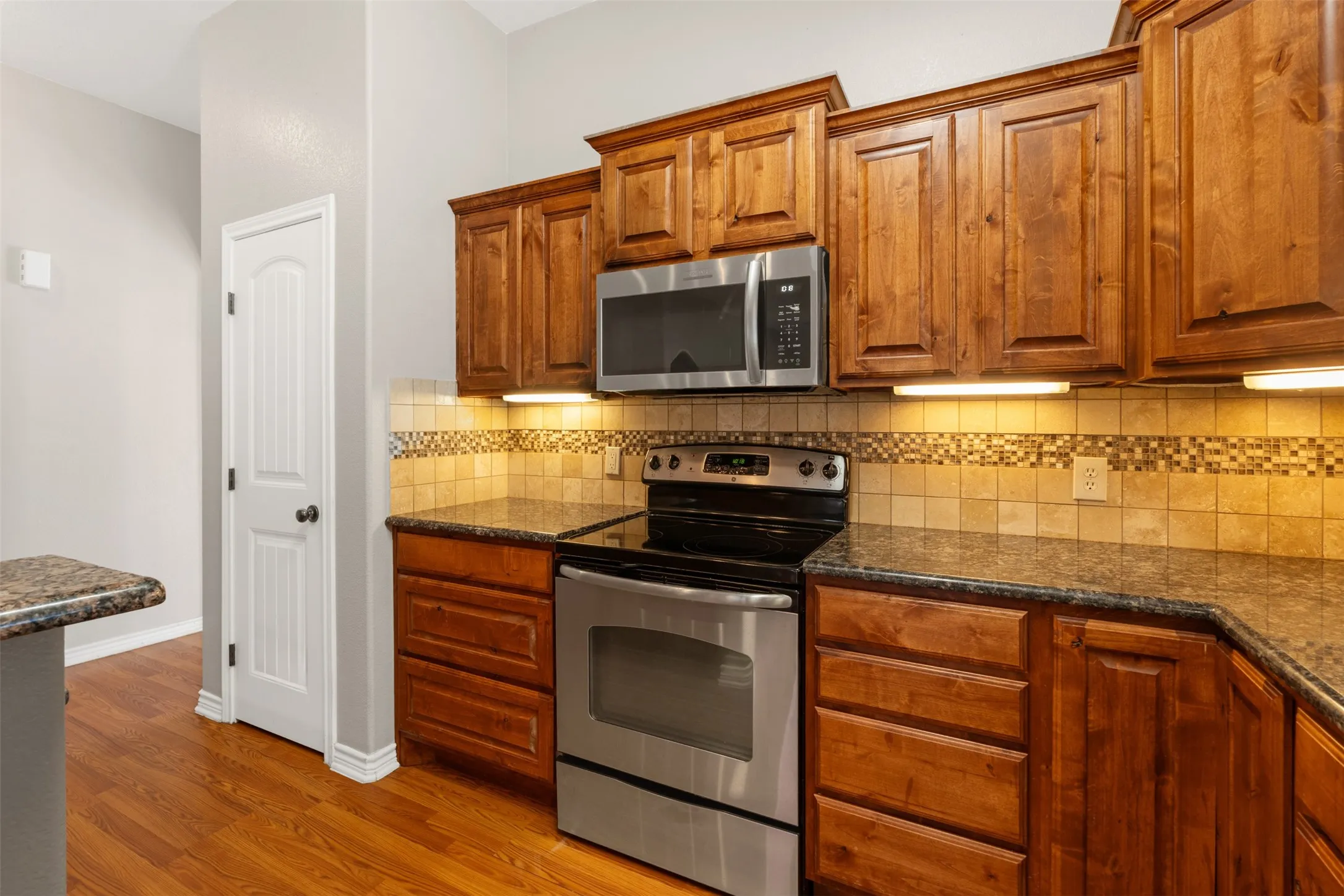 Single Family Residence For Sale in Henderson County , 101 Driftwood Drive, Trinidad, Texas 75163, 3 Bedroom, 2 Bathroom, 2 Garage spaces, 1,815 Sqft, built in 2013, Preowned, mls#21180519, Real Estate Agent in Trinidad, Homes For Sale in Henderson county, Homes For Sale in Trinidad, Realtor in Trinidad Texas, Real Estate Brokerage Independent Realty Texas, Luminita Cordes Realtor