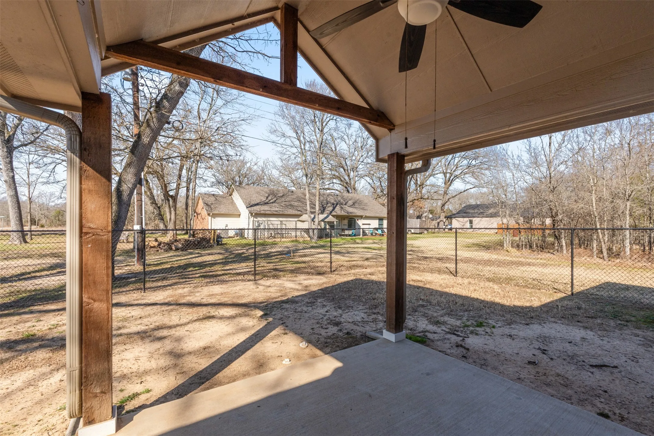 Single Family Residence For Sale in Henderson County , 101 Driftwood Drive, Trinidad, Texas 75163, 3 Bedroom, 2 Bathroom, 2 Garage spaces, 1,815 Sqft, built in 2013, Preowned, mls#21180519, Real Estate Agent in Trinidad, Homes For Sale in Henderson county, Homes For Sale in Trinidad, Realtor in Trinidad Texas, Real Estate Brokerage Independent Realty Texas, Luminita Cordes Realtor