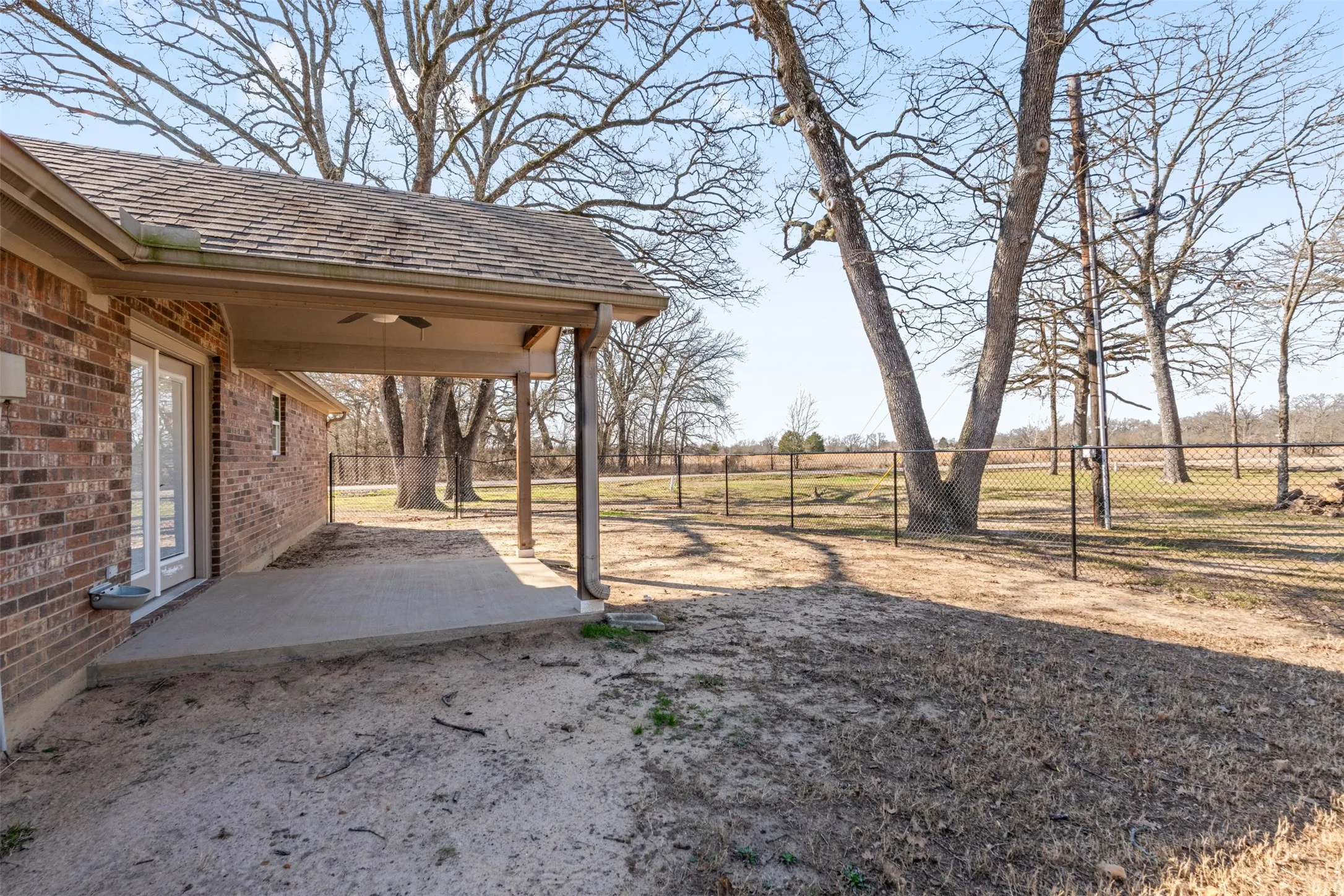 Single Family Residence For Sale in Henderson County , 101 Driftwood Drive, Trinidad, Texas 75163, 3 Bedroom, 2 Bathroom, 2 Garage spaces, 1,815 Sqft, built in 2013, Preowned, mls#21180519, Real Estate Agent in Trinidad, Homes For Sale in Henderson county, Homes For Sale in Trinidad, Realtor in Trinidad Texas, Real Estate Brokerage Independent Realty Texas, Luminita Cordes Realtor