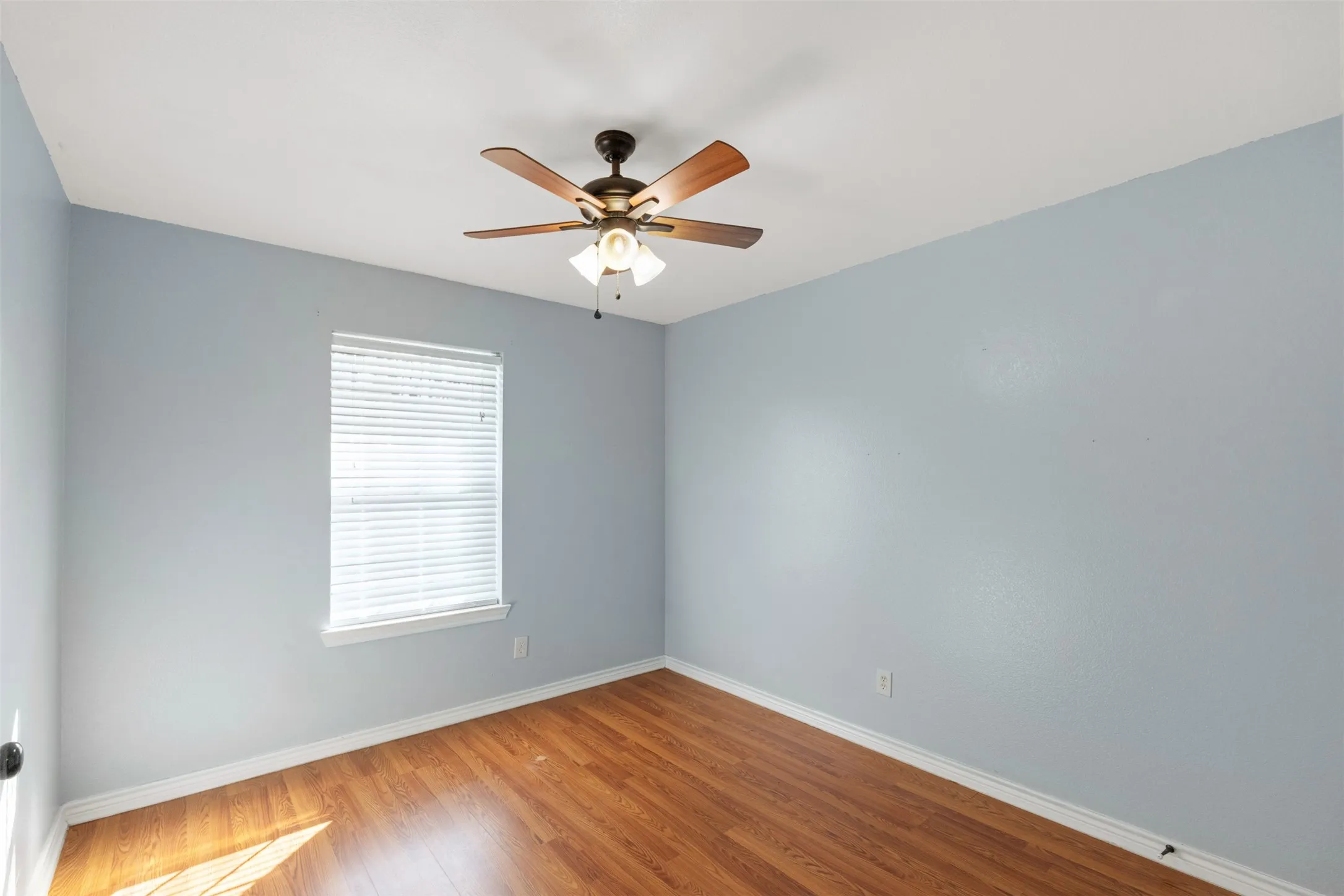 Single Family Residence For Sale in Henderson County , 101 Driftwood Drive, Trinidad, Texas 75163, 3 Bedroom, 2 Bathroom, 2 Garage spaces, 1,815 Sqft, built in 2013, Preowned, mls#21180519, Real Estate Agent in Trinidad, Homes For Sale in Henderson county, Homes For Sale in Trinidad, Realtor in Trinidad Texas, Real Estate Brokerage Independent Realty Texas, Luminita Cordes Realtor
