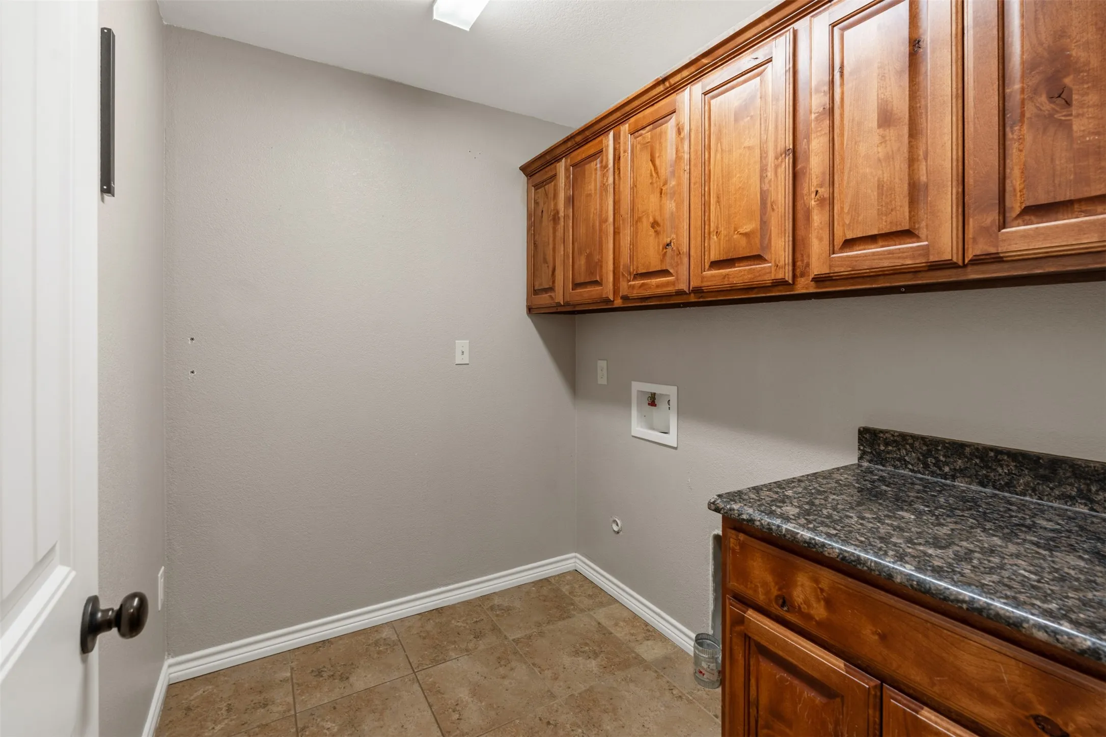 Single Family Residence For Sale in Henderson County , 101 Driftwood Drive, Trinidad, Texas 75163, 3 Bedroom, 2 Bathroom, 2 Garage spaces, 1,815 Sqft, built in 2013, Preowned, mls#21180519, Real Estate Agent in Trinidad, Homes For Sale in Henderson county, Homes For Sale in Trinidad, Realtor in Trinidad Texas, Real Estate Brokerage Independent Realty Texas, Luminita Cordes Realtor