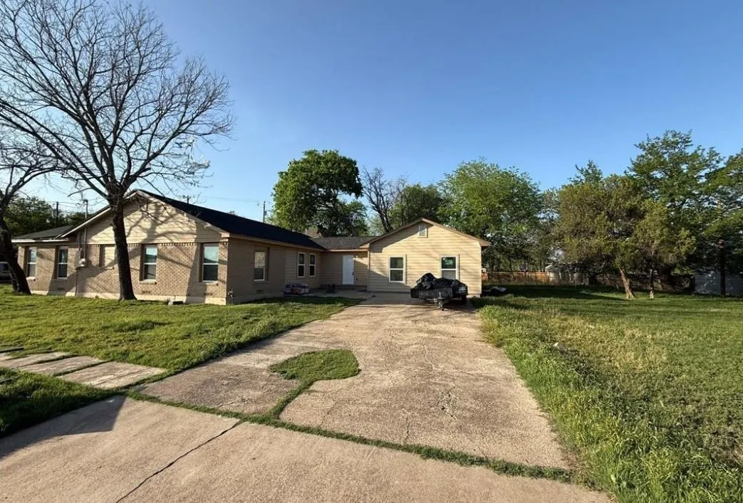 Single Family Residence For Rent in Bell County , 1300 N 2nd Street, Killeen, Texas 76541, 5 Bedroom, 3 Bathroom, 2 Garage spaces, 1,677 Sqft, built in 2024, mls#21180212, Real Estate Agent in Killeen, Homes For Rent in Bell county, Homes For Rent in Killeen, Realtor in Killeen Texas, Real Estate Brokerage Independent Realty Texas, Luminita Cordes Realtor