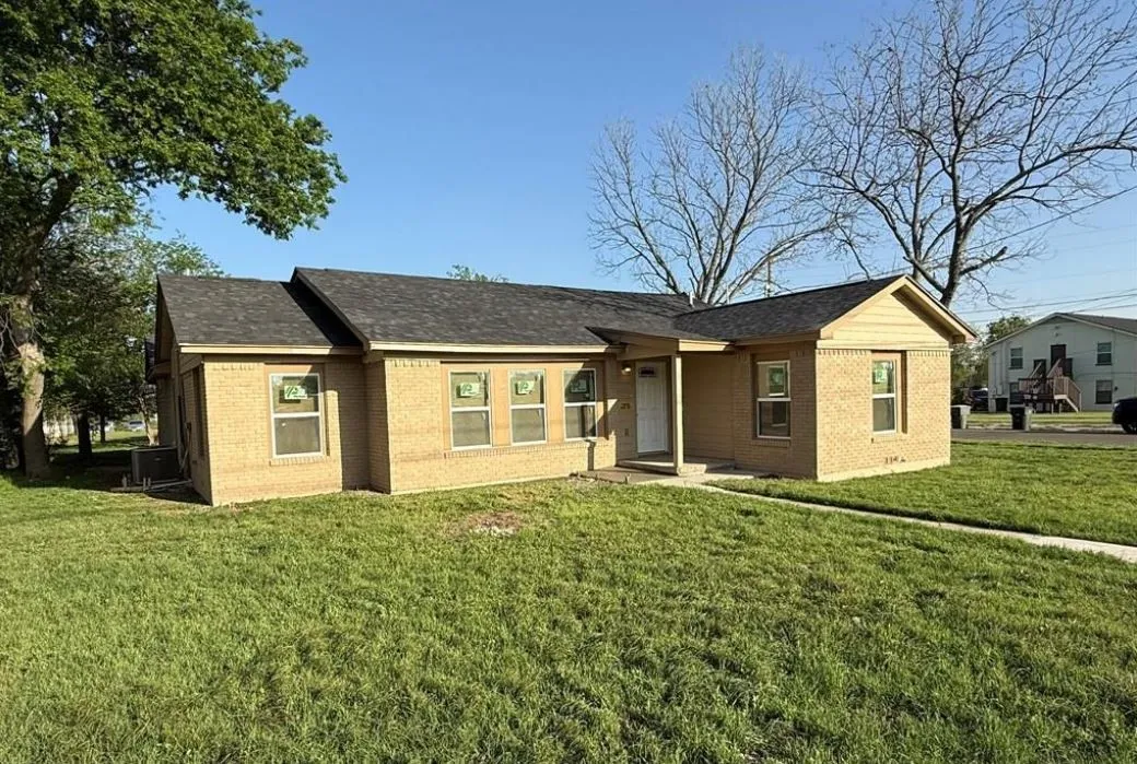 Single Family Residence For Sale in Bell County , 1300 N 2nd Street, Killeen, Texas 76541, 5 Bedroom, 3 Bathroom, 2 Garage spaces, 1,677 Sqft, built in 2024, mls#21180208, Real Estate Agent in Killeen, Homes For Sale in Bell county, Homes For Sale in Killeen, Realtor in Killeen Texas, Real Estate Brokerage Independent Realty Texas, Luminita Cordes Realtor