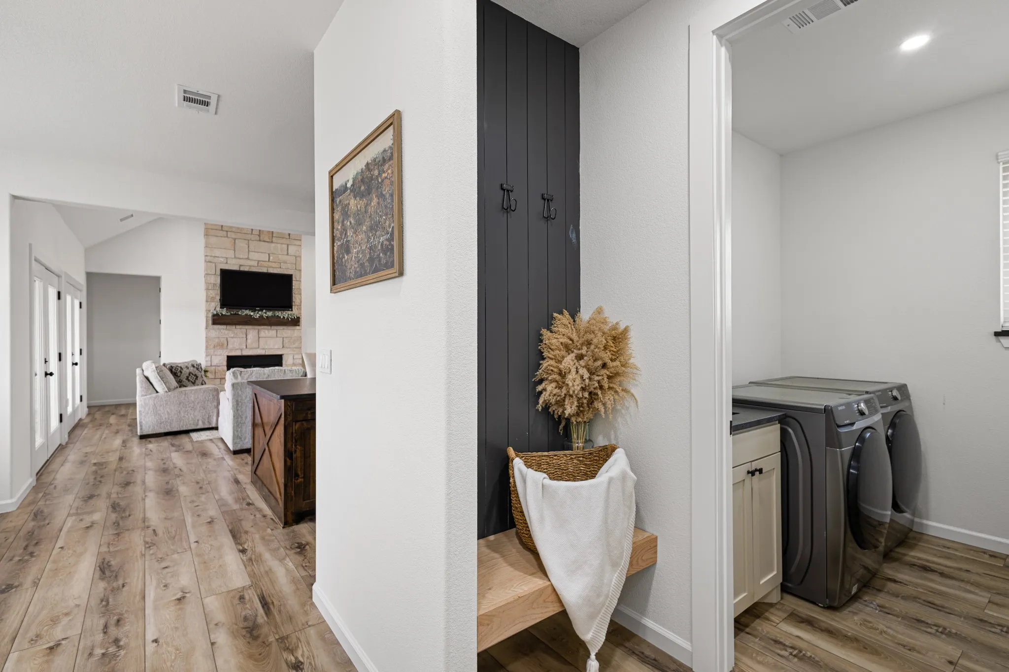 Single Family Residence For Sale in Montague County , 476 Silver Leaf Drive, Sunset, Texas 76270, 3 Bedroom, 4 Bathroom, 2 Garage spaces, 2,268 Sqft, built in 2022, mls#21177518, Real Estate Agent in Sunset, Homes For Sale in Montague county, Homes For Sale in Sunset, Realtor in Sunset Texas, Real Estate Brokerage Independent Realty Texas, Luminita Cordes Realtor