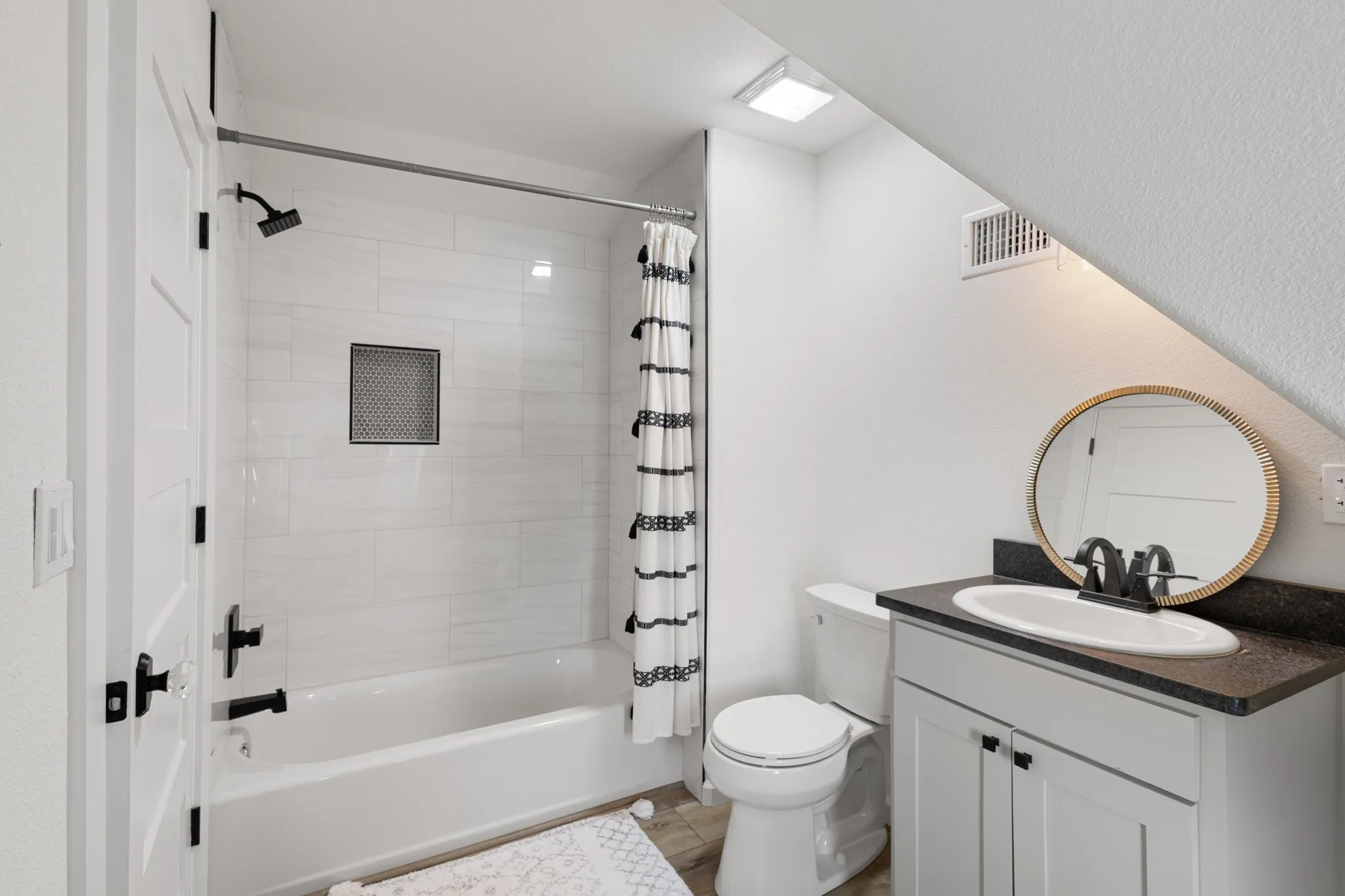 Second Story-Full Bathroom
