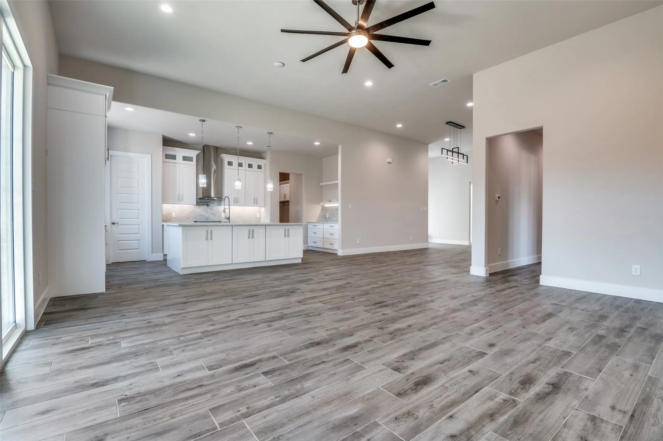 Single Family Residence For Sale in Dallas County , 903 Urban Drive, De Soto, Texas 75115, 4 Bedroom, 3 Bathroom, 2 Garage spaces, 2,361 Sqft, built in 2026, New Construction - Incomplete, mls#21180480, Real Estate Agent in De Soto, Homes For Sale in Dallas county, Homes For Sale in De Soto, Realtor in De Soto Texas, Real Estate Brokerage Independent Realty Texas, Luminita Cordes Realtor