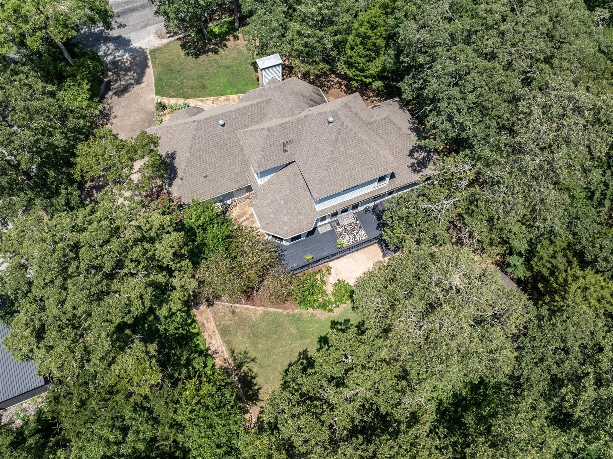 Single Family Residence For Sale in Grayson County , 75 Lakepoint Loop, Pottsboro, Texas 75076, 3 Bedroom, 3 Bathroom, 2 Garage spaces, 2,213 Sqft, built in 1987, mls#21163857, Real Estate Agent in Pottsboro, Homes For Sale in Grayson county, Homes For Sale in Pottsboro, Realtor in Pottsboro Texas, Real Estate Brokerage Independent Realty Texas, Luminita Cordes Realtor