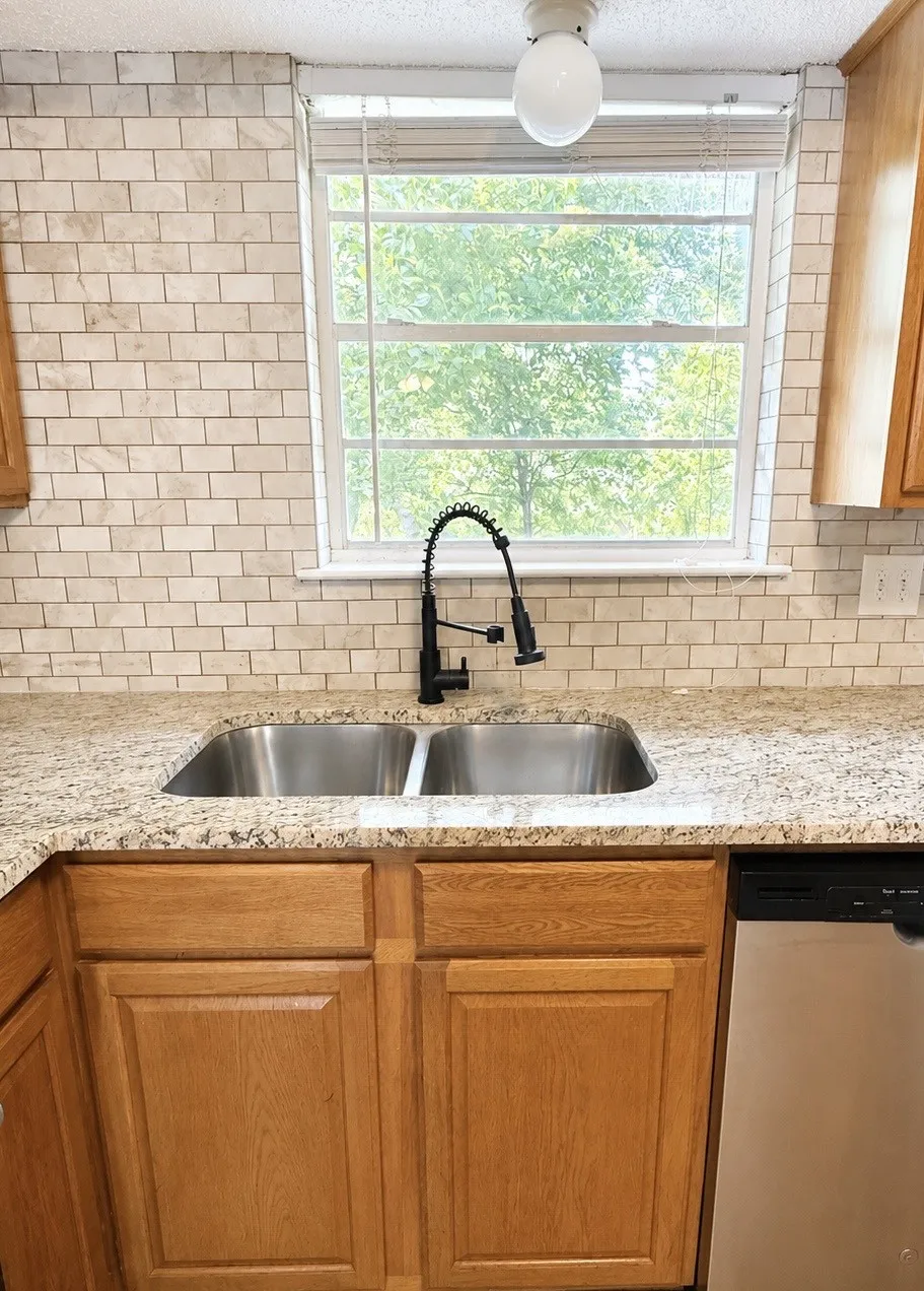 Single Family Residence For Sale in Dallas County , 518 Calvin Drive, Garland, Texas 75041, 3 Bedroom, 2 Bathroom, 1 Garage spaces, 1,149 Sqft, built in 1959, mls#21173991, Real Estate Agent in Garland, Homes For Sale in Dallas county, Homes For Sale in Garland, Realtor in Garland Texas, Real Estate Brokerage Independent Realty Texas, Luminita Cordes Realtor