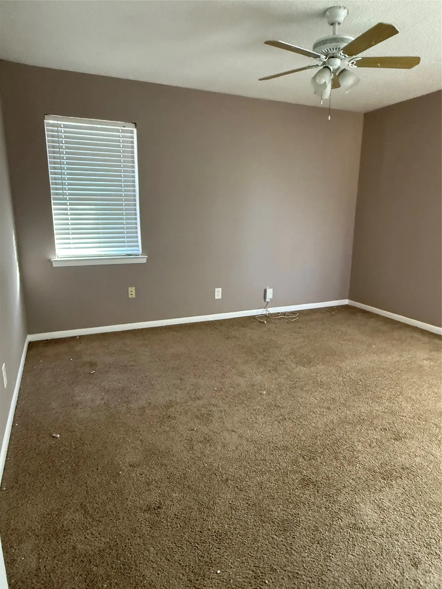 Single Family Residence For Sale in Dallas County , 518 Calvin Drive, Garland, Texas 75041, 3 Bedroom, 2 Bathroom, 1 Garage spaces, 1,149 Sqft, built in 1959, mls#21173991, Real Estate Agent in Garland, Homes For Sale in Dallas county, Homes For Sale in Garland, Realtor in Garland Texas, Real Estate Brokerage Independent Realty Texas, Luminita Cordes Realtor