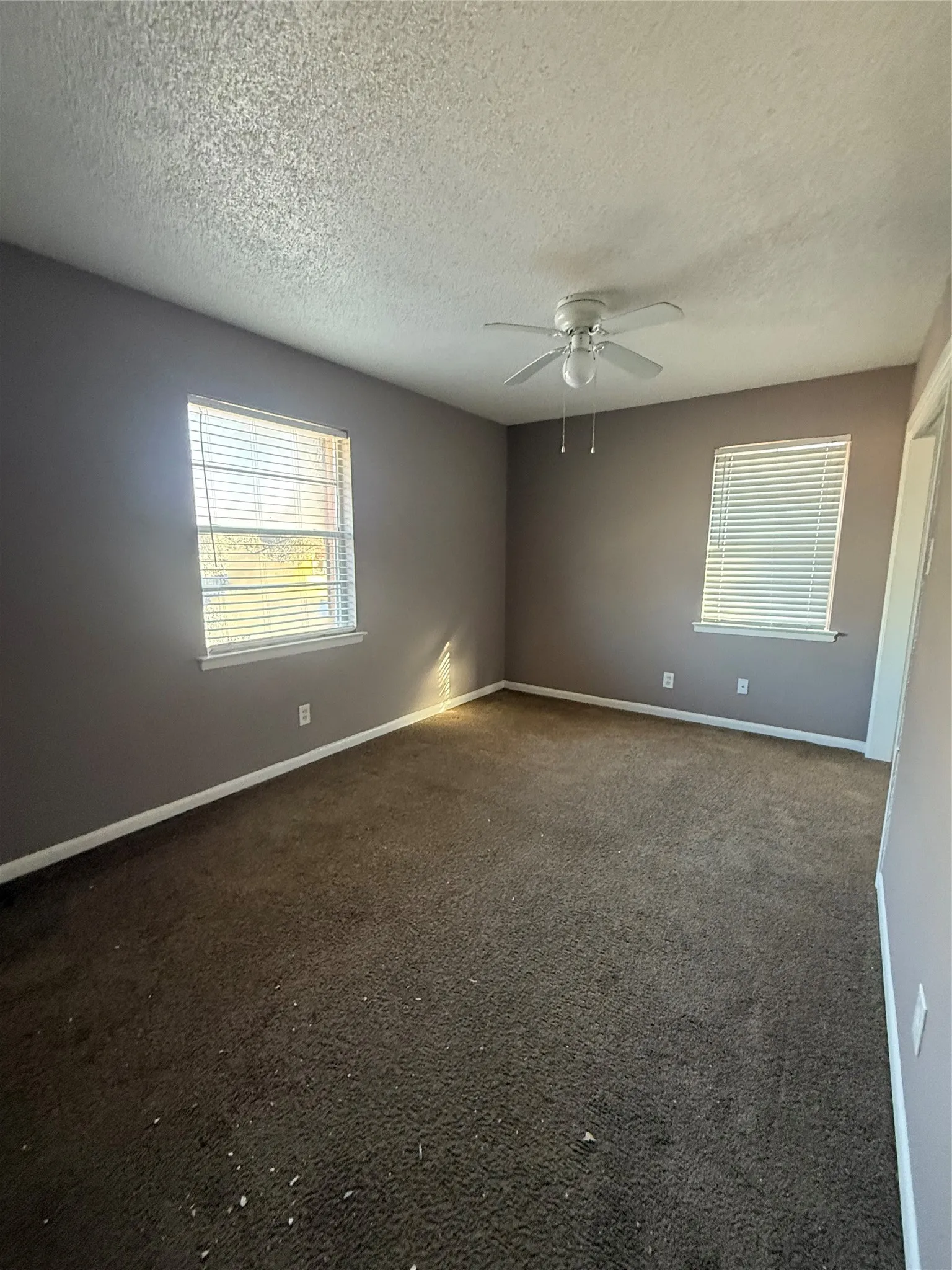 Single Family Residence For Sale in Dallas County , 518 Calvin Drive, Garland, Texas 75041, 3 Bedroom, 2 Bathroom, 1 Garage spaces, 1,149 Sqft, built in 1959, mls#21173991, Real Estate Agent in Garland, Homes For Sale in Dallas county, Homes For Sale in Garland, Realtor in Garland Texas, Real Estate Brokerage Independent Realty Texas, Luminita Cordes Realtor