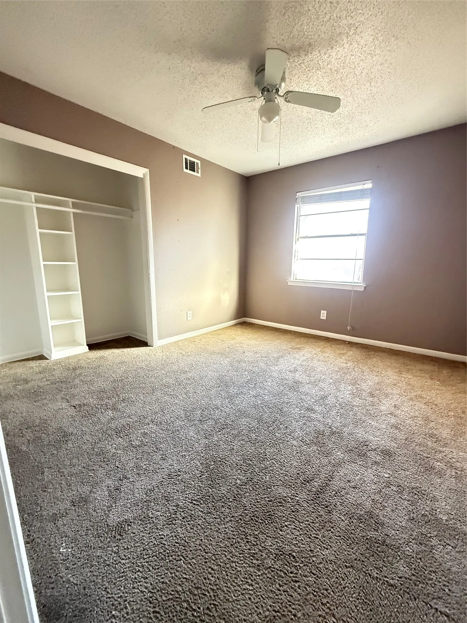 Single Family Residence For Sale in Dallas County , 518 Calvin Drive, Garland, Texas 75041, 3 Bedroom, 2 Bathroom, 1 Garage spaces, 1,149 Sqft, built in 1959, mls#21173991, Real Estate Agent in Garland, Homes For Sale in Dallas county, Homes For Sale in Garland, Realtor in Garland Texas, Real Estate Brokerage Independent Realty Texas, Luminita Cordes Realtor