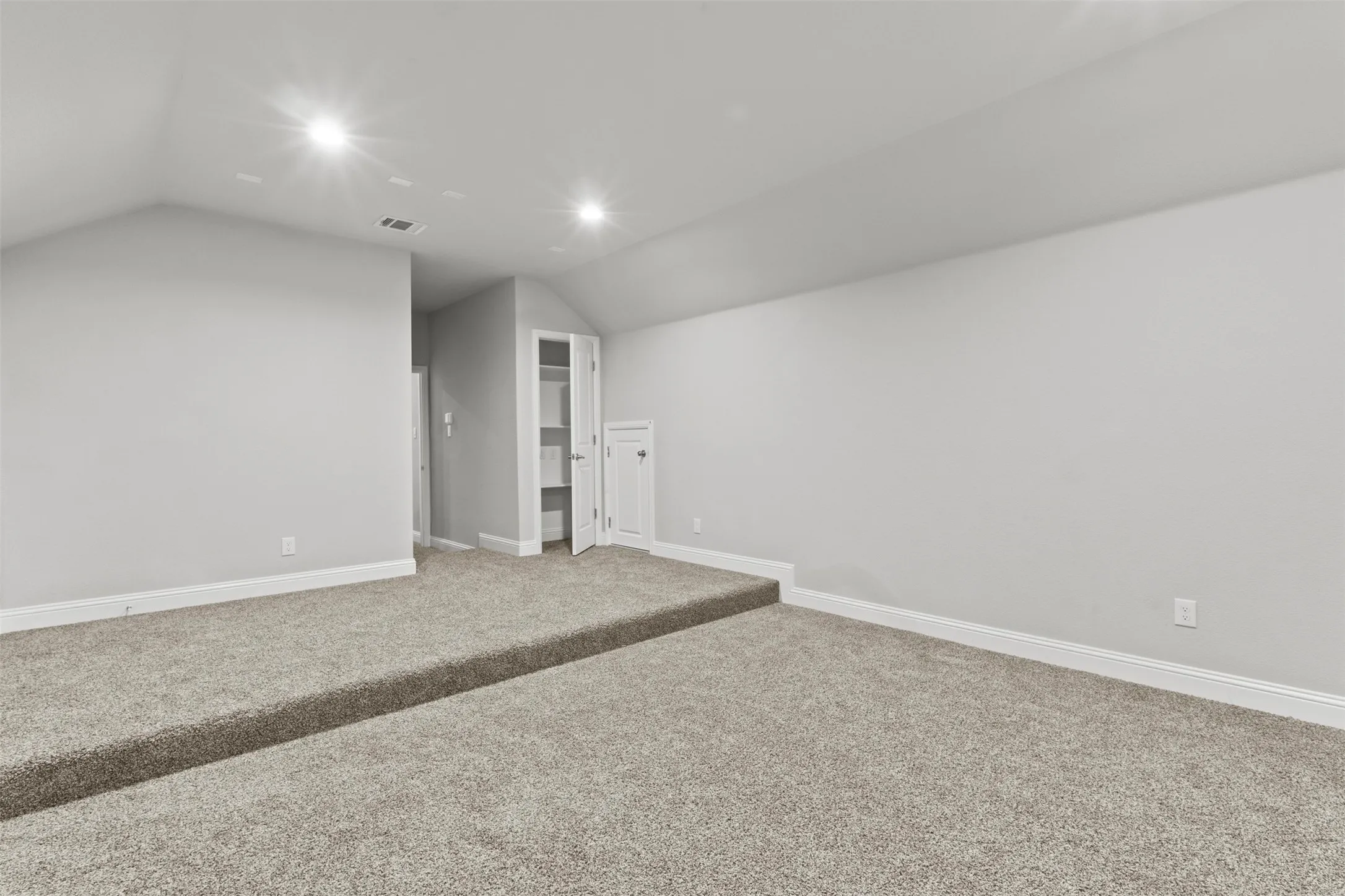 Single Family Residence For Sale in Ellis County , 3619 Orchard Street, Grand Prairie, Texas 76065, 4 Bedrooms, 3 Bathrooms, 2 Garage spaces, 3,274 Sqft, built in 2022, Price $525,000, mls#21177496, Real Estate Agent in Grand Prairie, Homes For Sale in Ellis county, Homes For Sale in Grand Prairie, Realtor in Grand Prairie Texas, Real Estate Brokerage Independent Realty Texas, Luminita Cordes Realtor