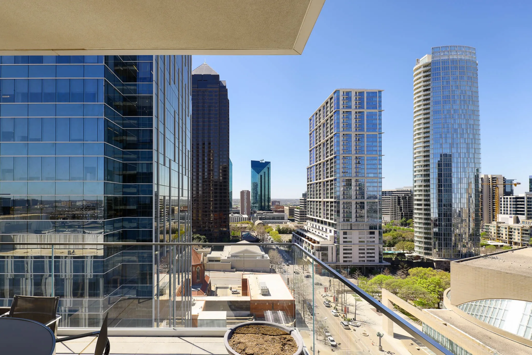 Condominium For Sale in Dallas County , 1747 Leonard Street 1102, Dallas, Texas 75201, 3 Bedrooms, 4 Bathrooms, 3 Garage spaces, 3,677 Sqft, built in 2017, Preowned, Price $4,450,000, mls#21180012, Real Estate Agent in Dallas, Homes For Sale in Dallas county, Homes For Sale in Dallas, Realtor in Dallas Texas, Real Estate Brokerage Independent Realty Texas, Luminita Cordes Realtor