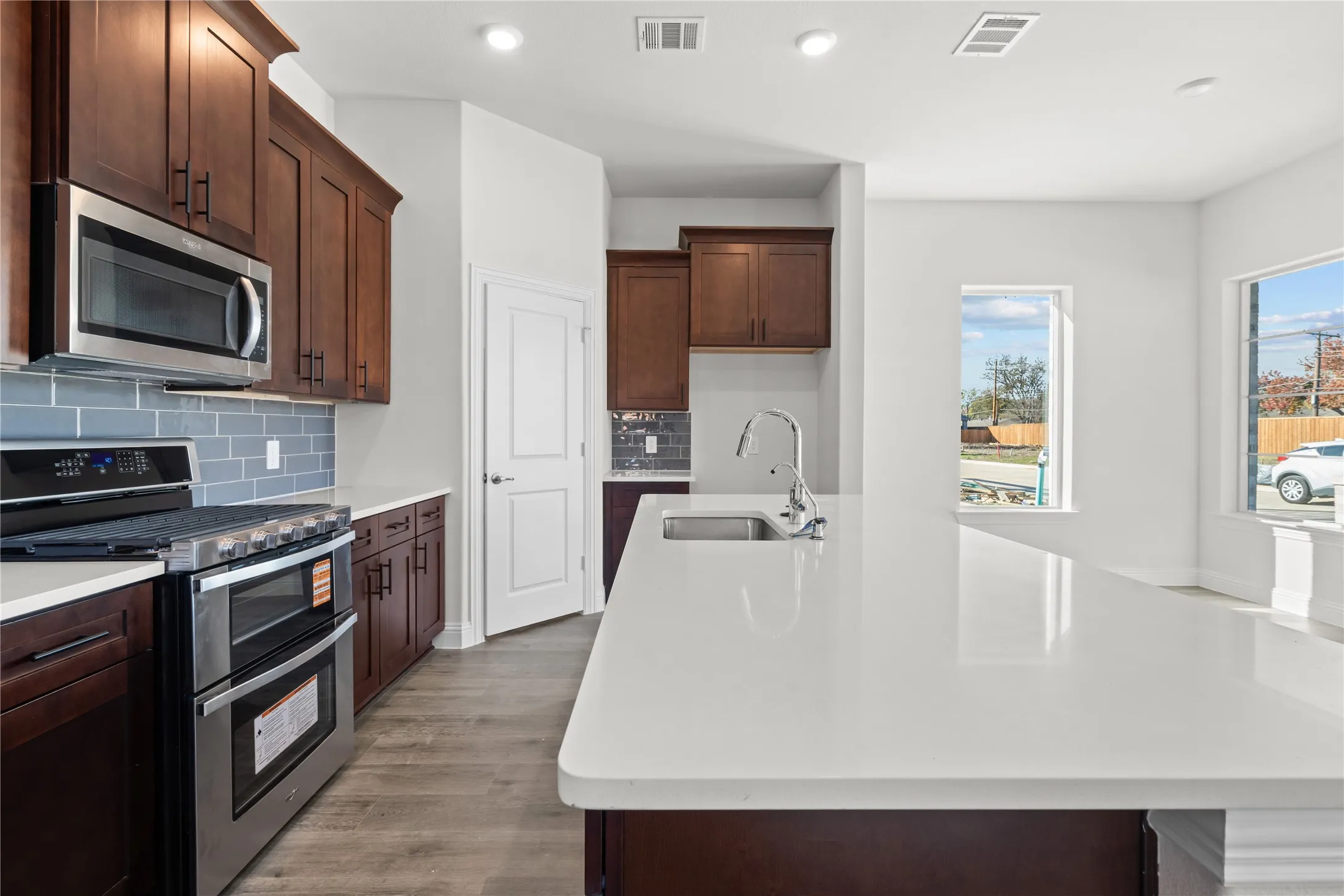 Single Family Residence For Sale in Dallas County , 725 Oakridge Trail, Richardson, Texas 75080, 4 Bedroom, 4 Bathroom, 2 Garage spaces, 2,559 Sqft, built in 2026, New Construction - Incomplete, mls#21180673, Real Estate Agent in Richardson, Homes For Sale in Dallas county, Homes For Sale in Richardson, Realtor in Richardson Texas, Real Estate Brokerage Independent Realty Texas, Luminita Cordes Realtor