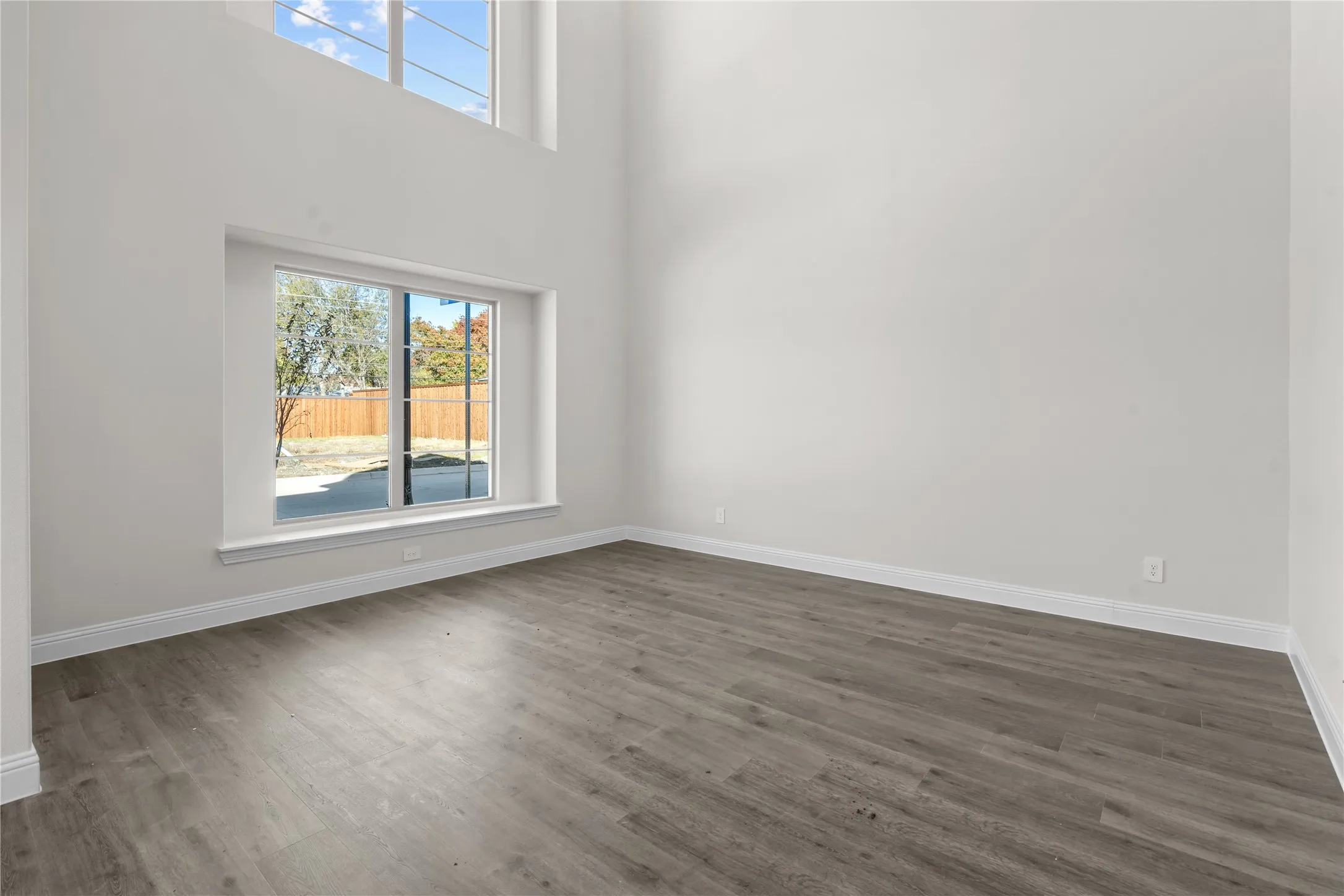 Single Family Residence For Sale in Dallas County , 725 Oakridge Trail, Richardson, Texas 75080, 4 Bedroom, 4 Bathroom, 2 Garage spaces, 2,559 Sqft, built in 2026, New Construction - Incomplete, mls#21180673, Real Estate Agent in Richardson, Homes For Sale in Dallas county, Homes For Sale in Richardson, Realtor in Richardson Texas, Real Estate Brokerage Independent Realty Texas, Luminita Cordes Realtor