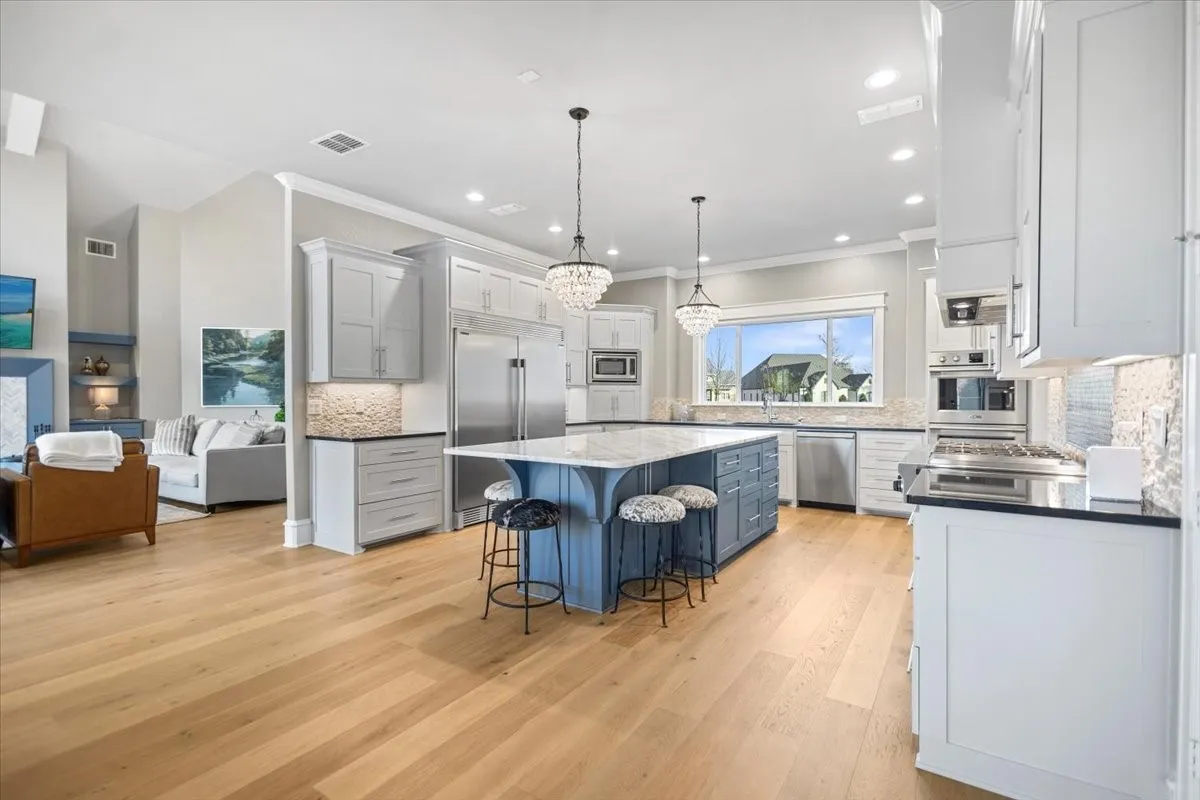 Single Family Residence For Sale in Henderson County , 5502 Nathan Drive, Chandler, Texas 75758, 5 Bedroom, 5 Bathroom, 3 Garage spaces, 3,855 Sqft, built in 2018, Preowned, mls#21171709, Real Estate Agent in Chandler, Homes For Sale in Henderson county, Homes For Sale in Chandler, Realtor in Chandler Texas, Real Estate Brokerage Independent Realty Texas, Luminita Cordes Realtor
