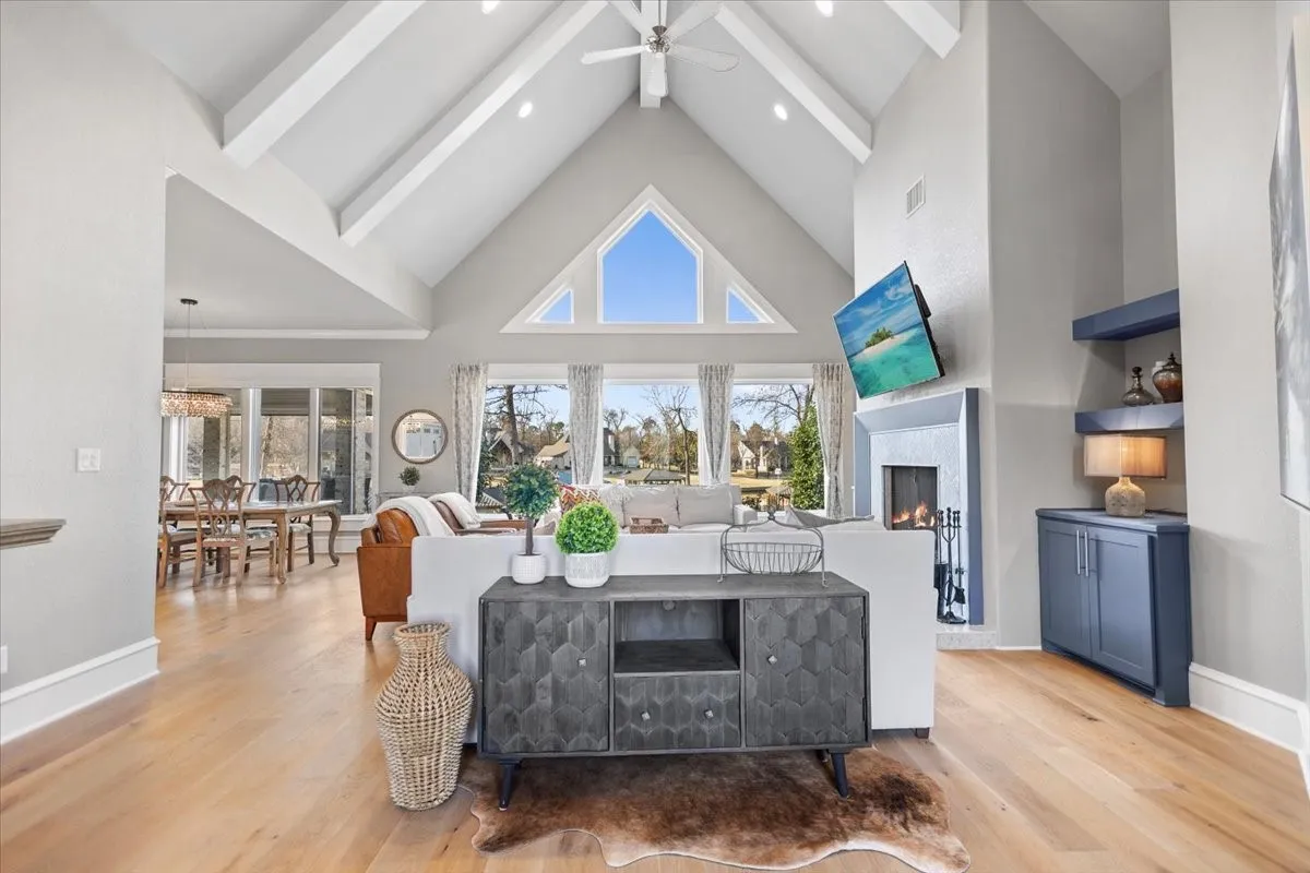 Single Family Residence For Sale in Henderson County , 5502 Nathan Drive, Chandler, Texas 75758, 5 Bedroom, 5 Bathroom, 3 Garage spaces, 3,855 Sqft, built in 2018, Preowned, mls#21171709, Real Estate Agent in Chandler, Homes For Sale in Henderson county, Homes For Sale in Chandler, Realtor in Chandler Texas, Real Estate Brokerage Independent Realty Texas, Luminita Cordes Realtor
