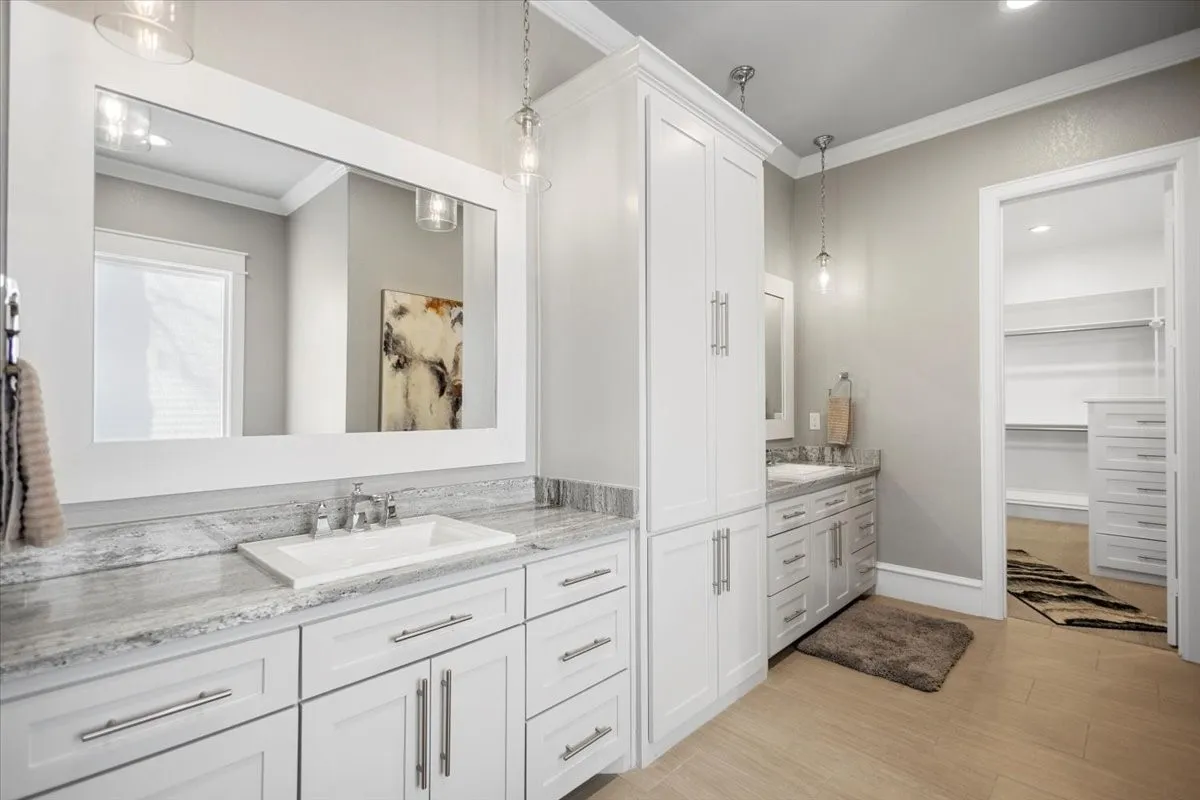 Single Family Residence For Sale in Henderson County , 5502 Nathan Drive, Chandler, Texas 75758, 5 Bedroom, 5 Bathroom, 3 Garage spaces, 3,855 Sqft, built in 2018, Preowned, mls#21171709, Real Estate Agent in Chandler, Homes For Sale in Henderson county, Homes For Sale in Chandler, Realtor in Chandler Texas, Real Estate Brokerage Independent Realty Texas, Luminita Cordes Realtor