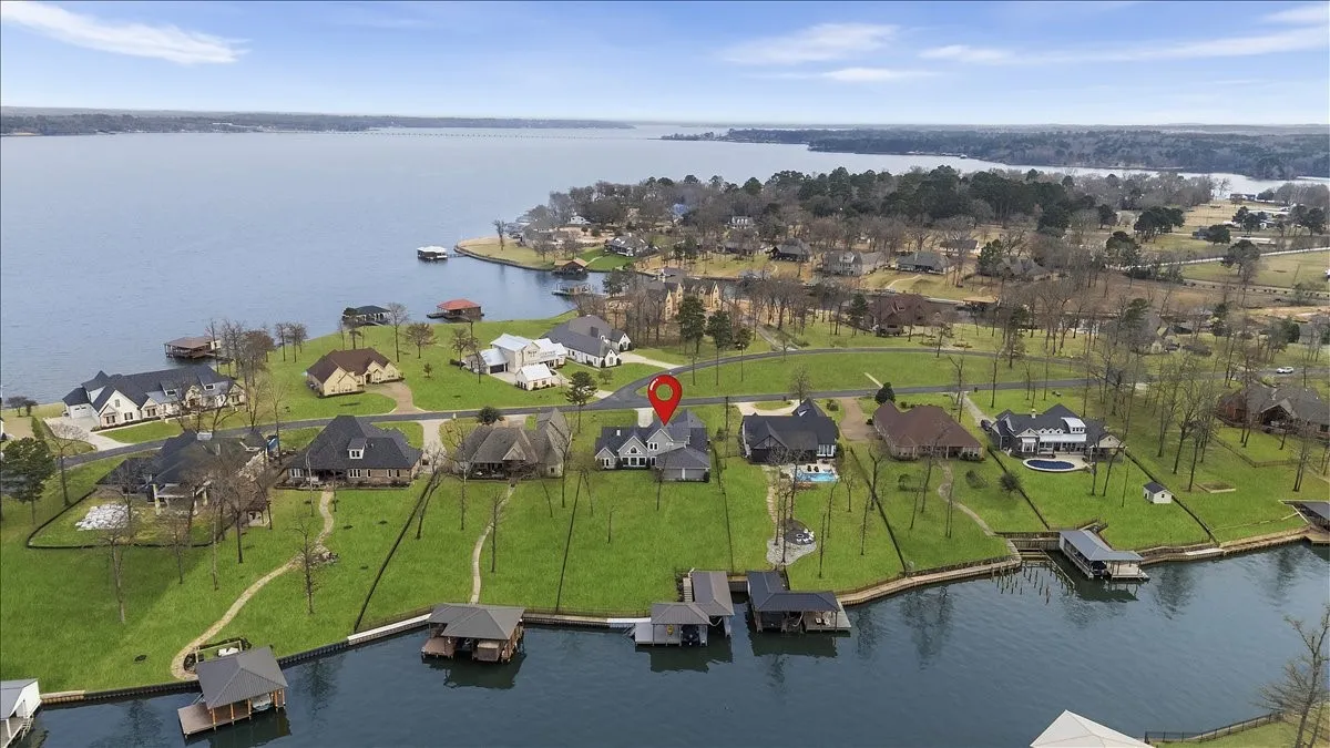 Single Family Residence For Sale in Henderson County , 5502 Nathan Drive, Chandler, Texas 75758, 5 Bedroom, 5 Bathroom, 3 Garage spaces, 3,855 Sqft, built in 2018, Preowned, mls#21171709, Real Estate Agent in Chandler, Homes For Sale in Henderson county, Homes For Sale in Chandler, Realtor in Chandler Texas, Real Estate Brokerage Independent Realty Texas, Luminita Cordes Realtor