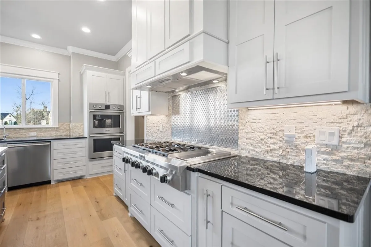 Single Family Residence For Sale in Henderson County , 5502 Nathan Drive, Chandler, Texas 75758, 5 Bedroom, 5 Bathroom, 3 Garage spaces, 3,855 Sqft, built in 2018, Preowned, mls#21171709, Real Estate Agent in Chandler, Homes For Sale in Henderson county, Homes For Sale in Chandler, Realtor in Chandler Texas, Real Estate Brokerage Independent Realty Texas, Luminita Cordes Realtor