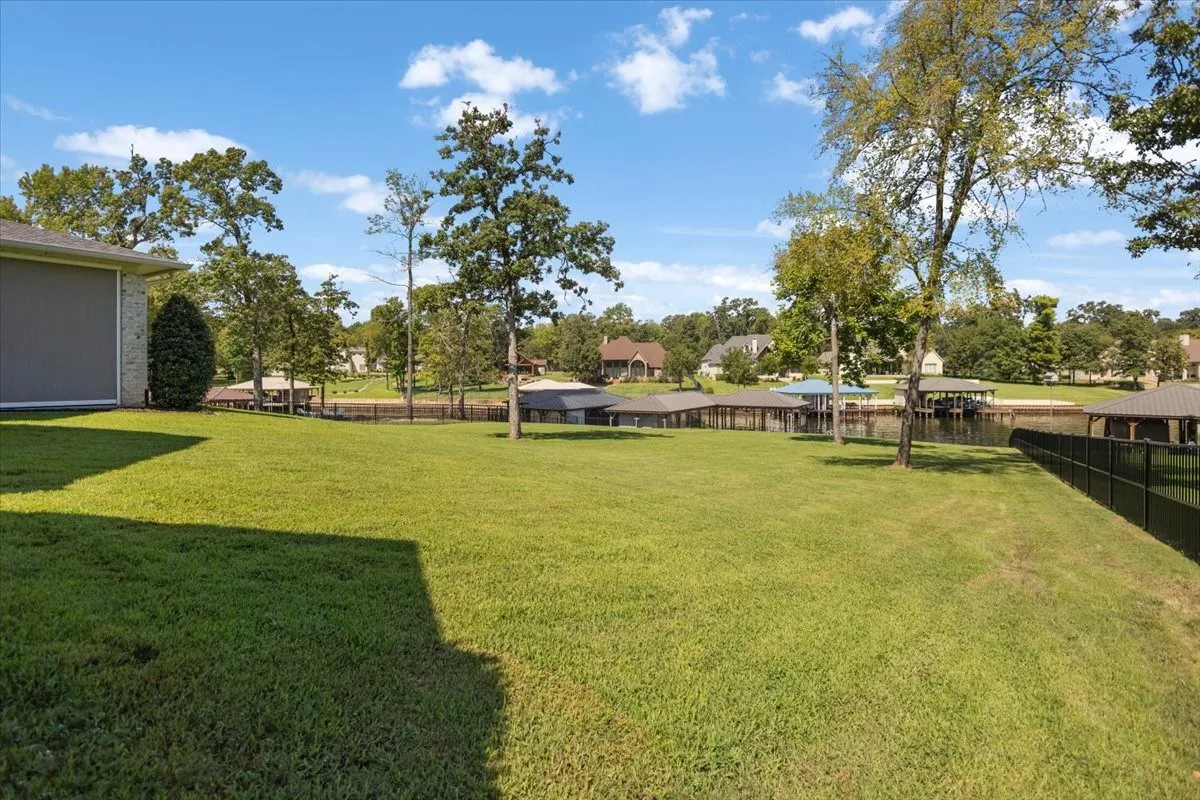 Single Family Residence For Sale in Henderson County , 5502 Nathan Drive, Chandler, Texas 75758, 5 Bedroom, 5 Bathroom, 3 Garage spaces, 3,855 Sqft, built in 2018, Preowned, mls#21171709, Real Estate Agent in Chandler, Homes For Sale in Henderson county, Homes For Sale in Chandler, Realtor in Chandler Texas, Real Estate Brokerage Independent Realty Texas, Luminita Cordes Realtor