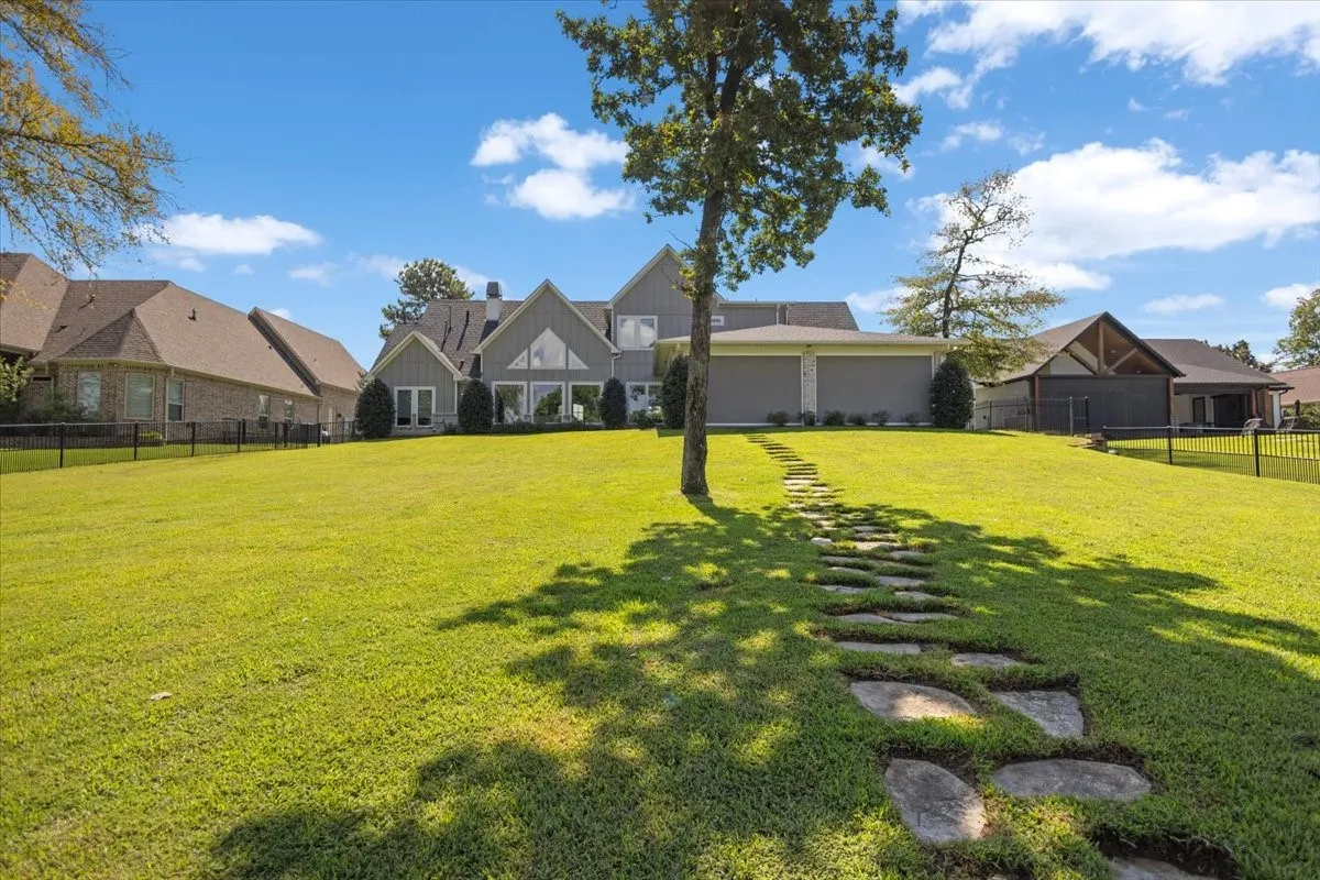 Single Family Residence For Sale in Henderson County , 5502 Nathan Drive, Chandler, Texas 75758, 5 Bedroom, 5 Bathroom, 3 Garage spaces, 3,855 Sqft, built in 2018, Preowned, mls#21171709, Real Estate Agent in Chandler, Homes For Sale in Henderson county, Homes For Sale in Chandler, Realtor in Chandler Texas, Real Estate Brokerage Independent Realty Texas, Luminita Cordes Realtor