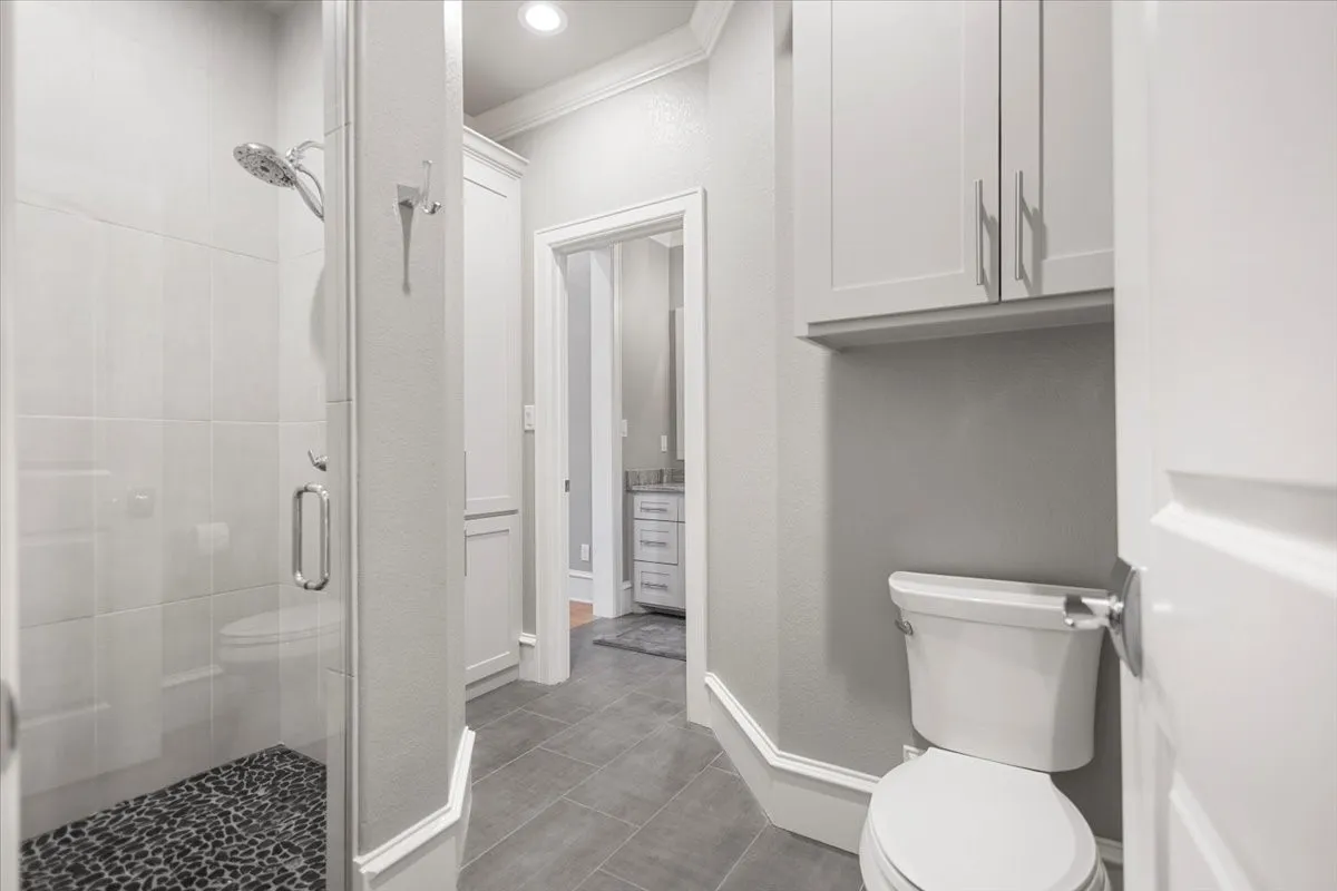 Single Family Residence For Sale in Henderson County , 5502 Nathan Drive, Chandler, Texas 75758, 5 Bedroom, 5 Bathroom, 3 Garage spaces, 3,855 Sqft, built in 2018, Preowned, mls#21171709, Real Estate Agent in Chandler, Homes For Sale in Henderson county, Homes For Sale in Chandler, Realtor in Chandler Texas, Real Estate Brokerage Independent Realty Texas, Luminita Cordes Realtor
