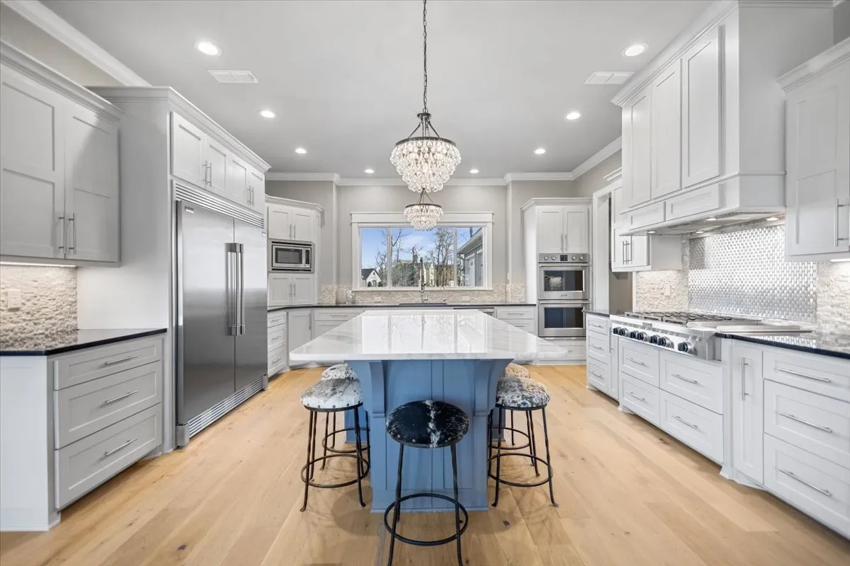 Single Family Residence For Sale in Henderson County , 5502 Nathan Drive, Chandler, Texas 75758, 5 Bedroom, 5 Bathroom, 3 Garage spaces, 3,855 Sqft, built in 2018, Preowned, mls#21171709, Real Estate Agent in Chandler, Homes For Sale in Henderson county, Homes For Sale in Chandler, Realtor in Chandler Texas, Real Estate Brokerage Independent Realty Texas, Luminita Cordes Realtor
