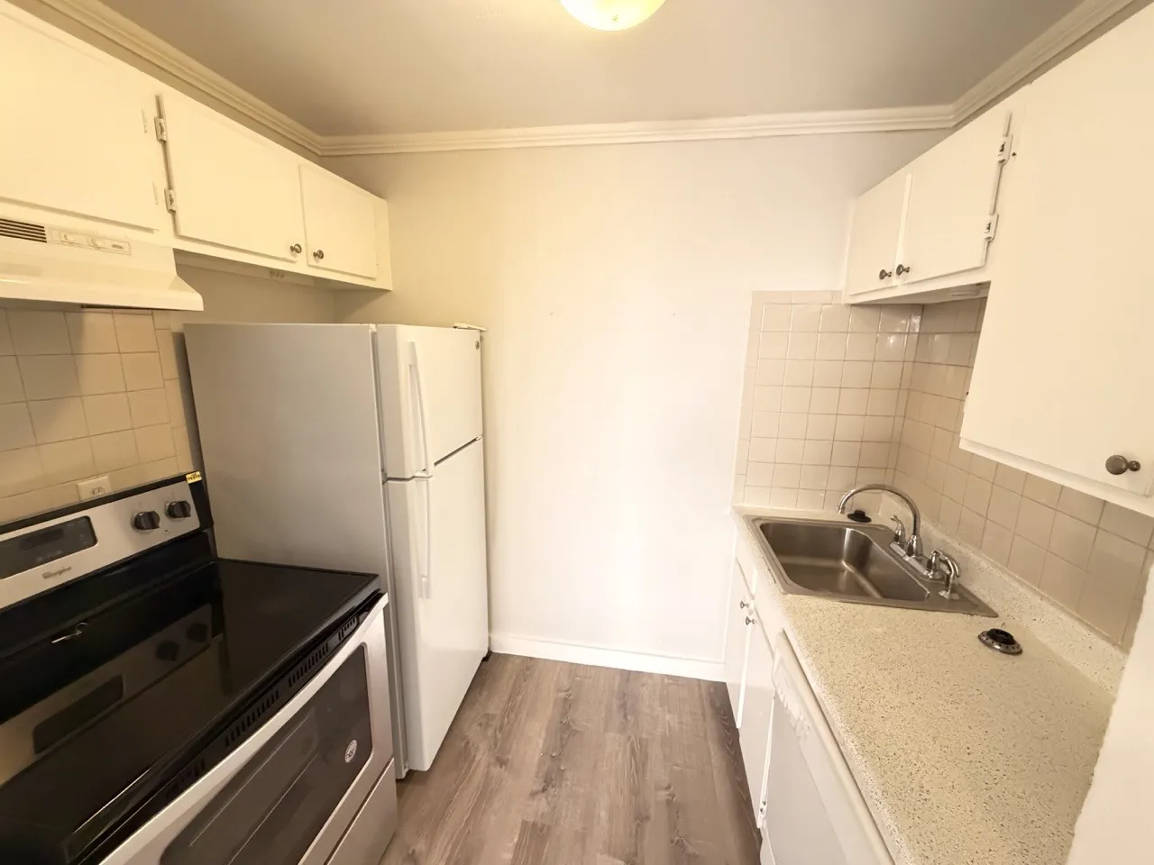 Apartment For Rent in Dallas County , 4115 Douglas Avenue 105, Dallas, Texas 75219, 1 Bedroom, 1 Bathroom, Garage spaces, 511 Sqft, built in 1950, Price $1,100, mls#21171120, Real Estate Agent in Dallas, Homes For Rent in Dallas county, Homes For Rent in Dallas, Realtor in Dallas Texas, Real Estate Brokerage Independent Realty Texas, Luminita Cordes Realtor