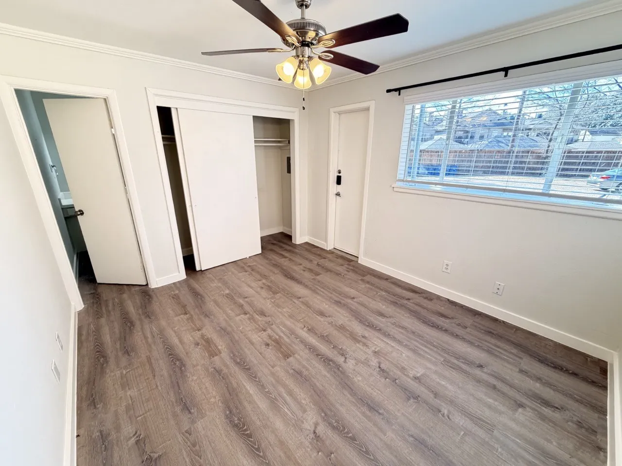 Apartment For Rent in Dallas County , 4115 Douglas Avenue 105, Dallas, Texas 75219, 1 Bedroom, 1 Bathroom, Garage spaces, 511 Sqft, built in 1950, Price $1,100, mls#21171120, Real Estate Agent in Dallas, Homes For Rent in Dallas county, Homes For Rent in Dallas, Realtor in Dallas Texas, Real Estate Brokerage Independent Realty Texas, Luminita Cordes Realtor