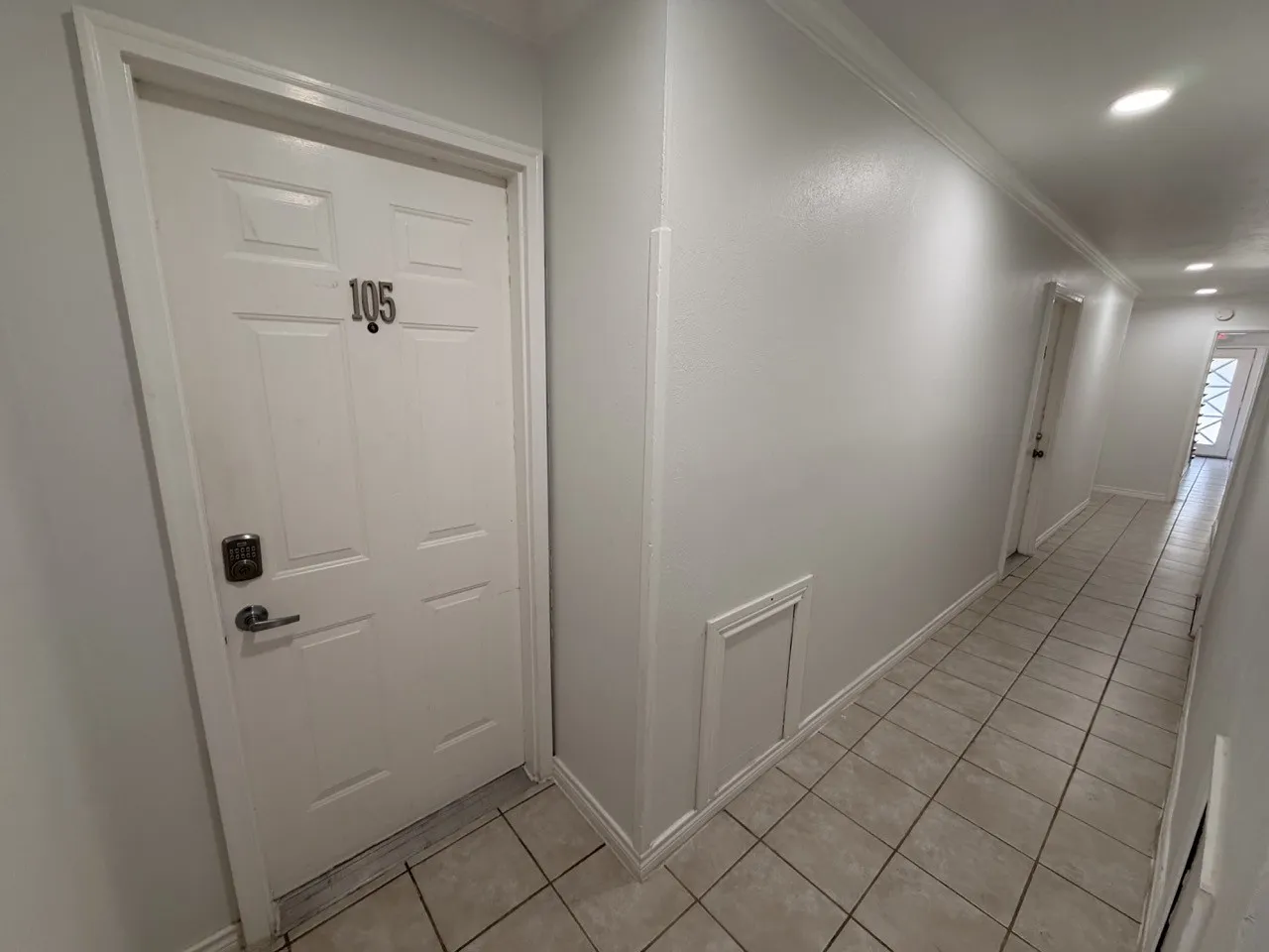 Apartment For Rent in Dallas County , 4115 Douglas Avenue 105, Dallas, Texas 75219, 1 Bedroom, 1 Bathroom, Garage spaces, 511 Sqft, built in 1950, Price $1,100, mls#21171120, Real Estate Agent in Dallas, Homes For Rent in Dallas county, Homes For Rent in Dallas, Realtor in Dallas Texas, Real Estate Brokerage Independent Realty Texas, Luminita Cordes Realtor