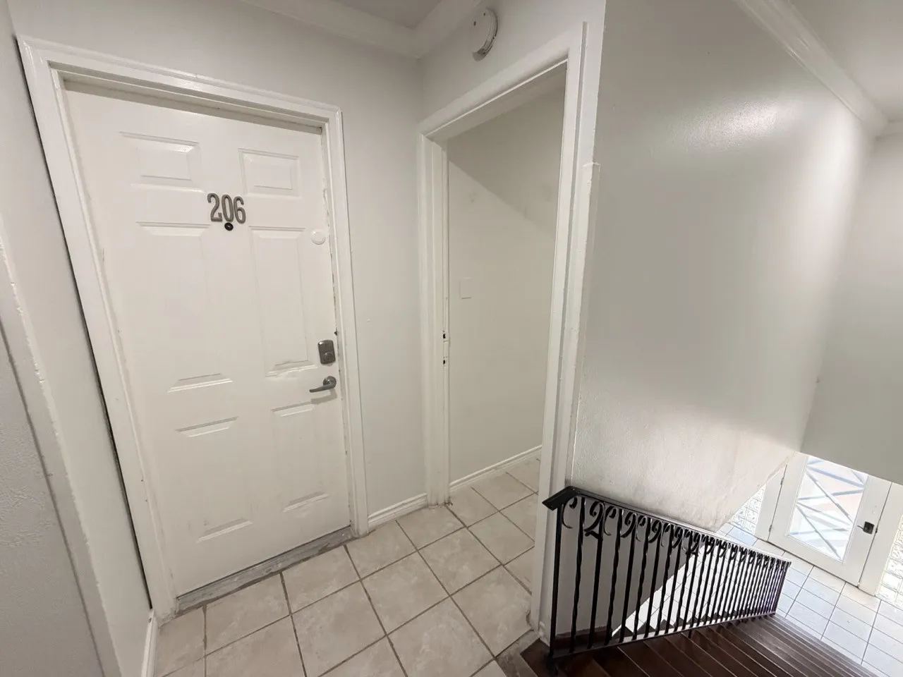 Apartment For Rent in Dallas County , 4115 Douglas Avenue 206, Dallas, Texas 75219, 1 Bedroom, 1 Bathroom, Garage spaces, 511 Sqft, built in 1950, Price $1,100, mls#21171141, Real Estate Agent in Dallas, Homes For Rent in Dallas county, Homes For Rent in Dallas, Realtor in Dallas Texas, Real Estate Brokerage Independent Realty Texas, Luminita Cordes Realtor