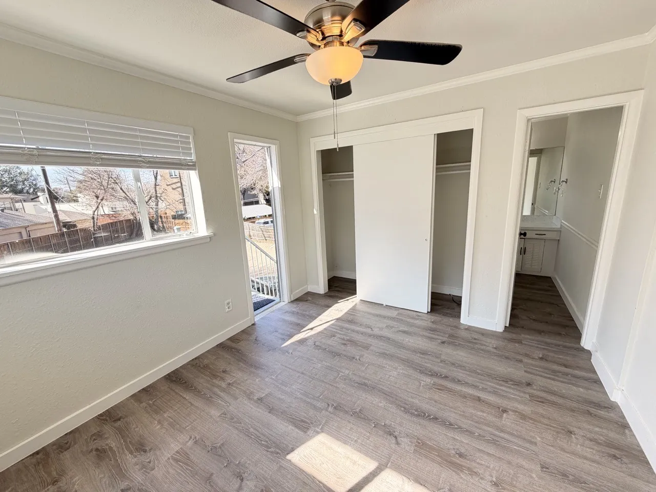 Apartment For Rent in Dallas County , 4115 Douglas Avenue 206, Dallas, Texas 75219, 1 Bedroom, 1 Bathroom, Garage spaces, 511 Sqft, built in 1950, Price $1,100, mls#21171141, Real Estate Agent in Dallas, Homes For Rent in Dallas county, Homes For Rent in Dallas, Realtor in Dallas Texas, Real Estate Brokerage Independent Realty Texas, Luminita Cordes Realtor