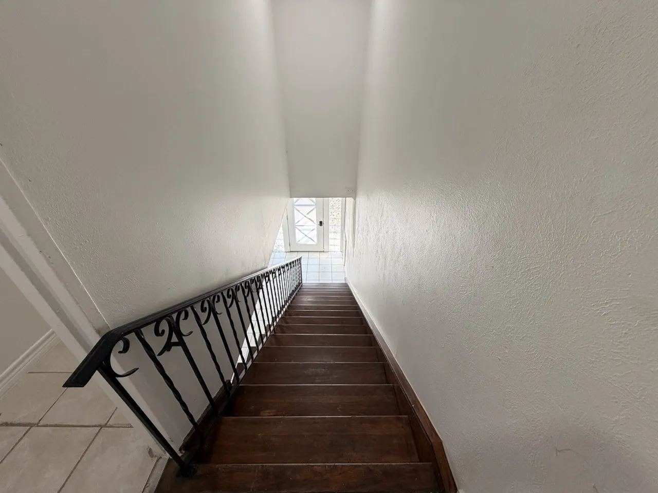 Apartment For Rent in Dallas County , 4115 Douglas Avenue 206, Dallas, Texas 75219, 1 Bedroom, 1 Bathroom, Garage spaces, 511 Sqft, built in 1950, Price $1,100, mls#21171141, Real Estate Agent in Dallas, Homes For Rent in Dallas county, Homes For Rent in Dallas, Realtor in Dallas Texas, Real Estate Brokerage Independent Realty Texas, Luminita Cordes Realtor