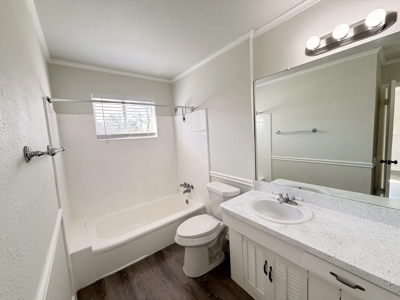 Apartment For Rent in Dallas County , 4115 Douglas Avenue 206, Dallas, Texas 75219, 1 Bedroom, 1 Bathroom, Garage spaces, 511 Sqft, built in 1950, Price $1,100, mls#21171141, Real Estate Agent in Dallas, Homes For Rent in Dallas county, Homes For Rent in Dallas, Realtor in Dallas Texas, Real Estate Brokerage Independent Realty Texas, Luminita Cordes Realtor