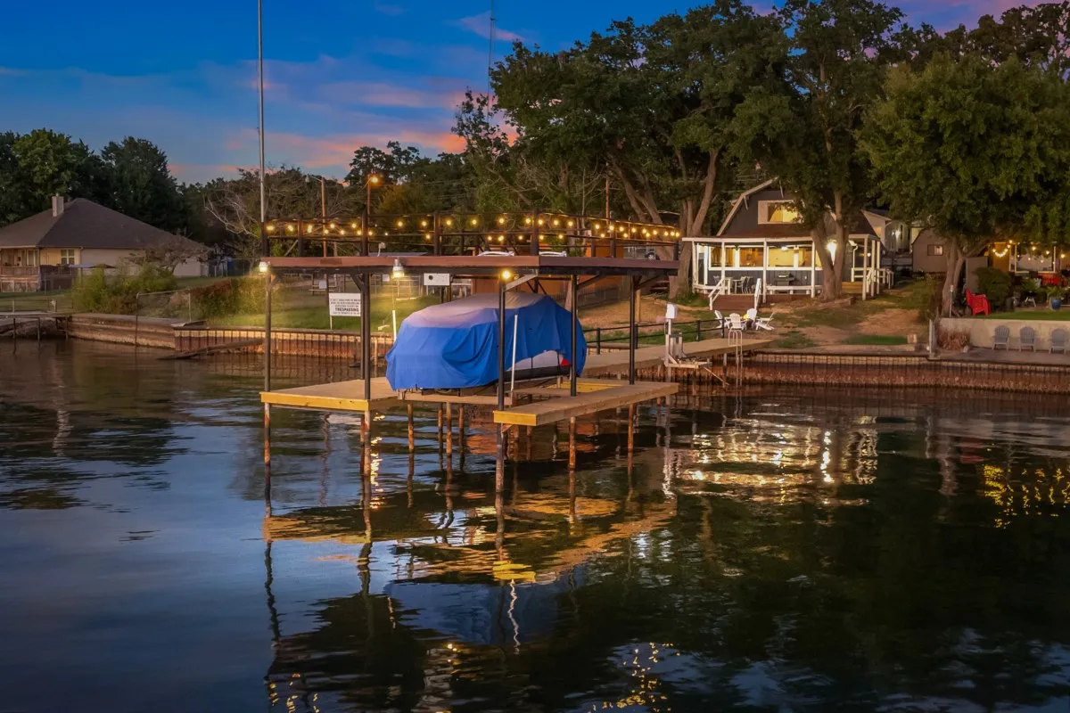 Single Family Residence For Sale in Henderson County , 114 Harbor Drive, Gun Barrel City, Texas 75156, 3 Bedroom, 2 Bathroom, Garage spaces, 1,800 Sqft, built in 1975, Preowned, mls#21180785, Real Estate Agent in Gun Barrel City, Homes For Sale in Henderson county, Homes For Sale in Gun Barrel City, Realtor in Gun Barrel City Texas, Real Estate Brokerage Independent Realty Texas, Luminita Cordes Realtor