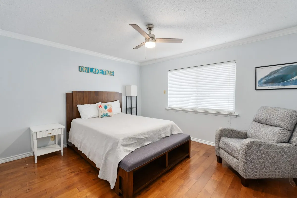 Single Family Residence For Sale in Henderson County , 114 Harbor Drive, Gun Barrel City, Texas 75156, 3 Bedroom, 2 Bathroom, Garage spaces, 1,800 Sqft, built in 1975, Preowned, mls#21180785, Real Estate Agent in Gun Barrel City, Homes For Sale in Henderson county, Homes For Sale in Gun Barrel City, Realtor in Gun Barrel City Texas, Real Estate Brokerage Independent Realty Texas, Luminita Cordes Realtor