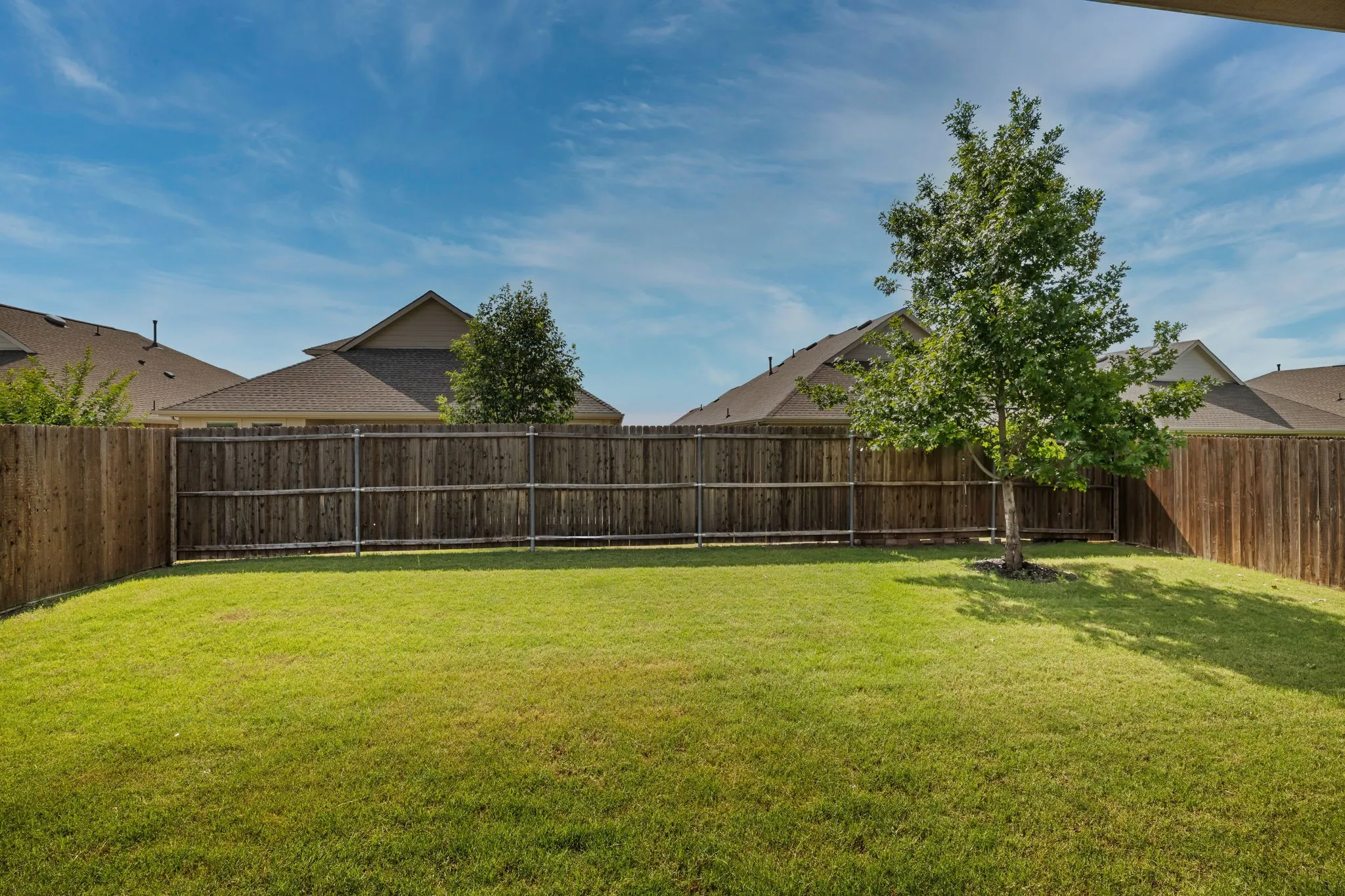 Single Family Residence For Sale in Collin County , 404 Madrone Lane, Princeton, Texas 75407, 3 Bedroom, 2 Bathroom, 2 Garage spaces, 1,598 Sqft, built in 2018, Preowned, Price $279,500, mls#21180593, Real Estate Agent in Princeton, Homes For Sale in Collin county, Homes For Sale in Princeton, Realtor in Princeton Texas, Real Estate Brokerage Independent Realty Texas, Luminita Cordes Realtor