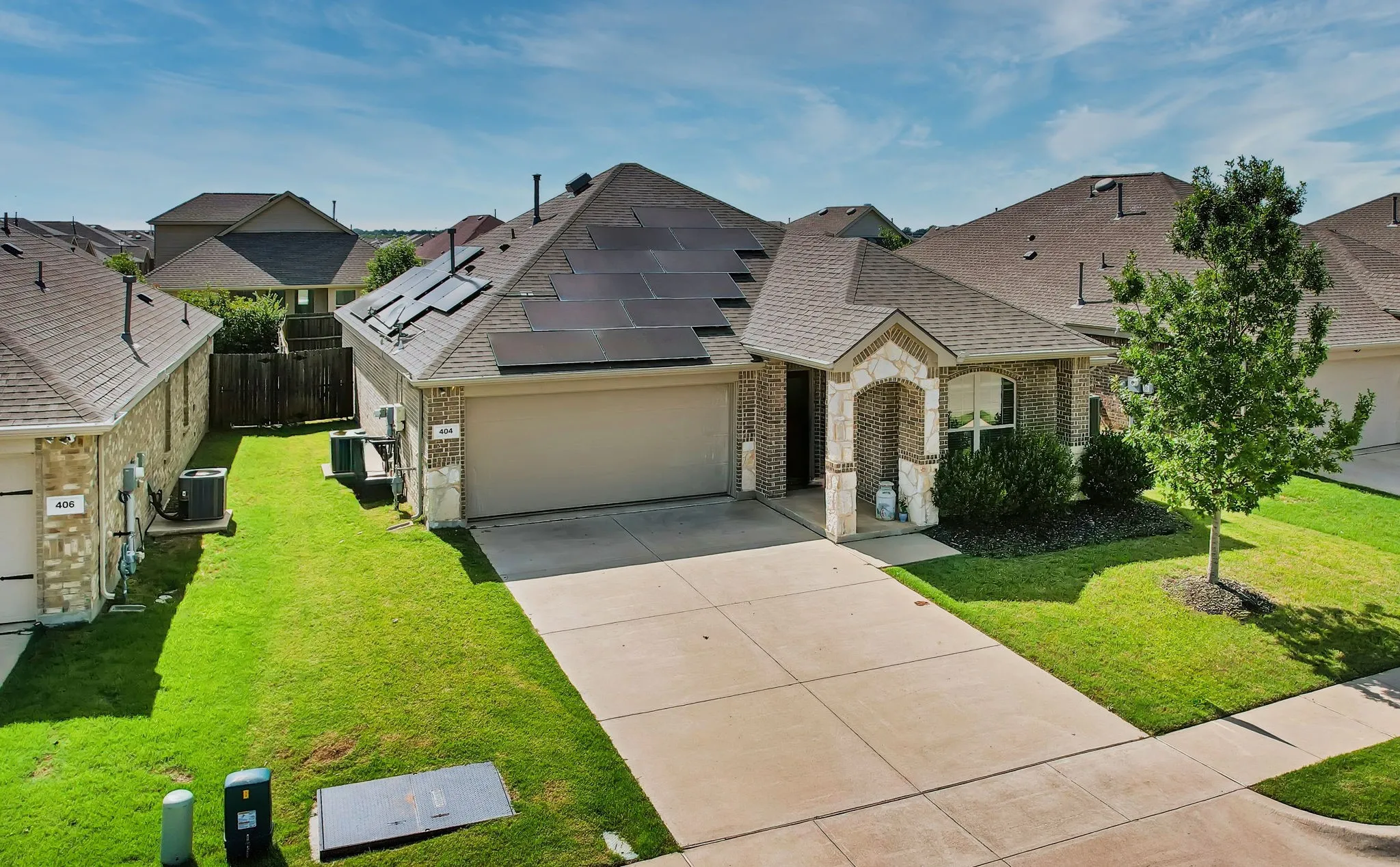 Single Family Residence For Sale in Collin County , 404 Madrone Lane, Princeton, Texas 75407, 3 Bedroom, 2 Bathroom, 2 Garage spaces, 1,598 Sqft, built in 2018, Preowned, Price $279,500, mls#21180593, Real Estate Agent in Princeton, Homes For Sale in Collin county, Homes For Sale in Princeton, Realtor in Princeton Texas, Real Estate Brokerage Independent Realty Texas, Luminita Cordes Realtor