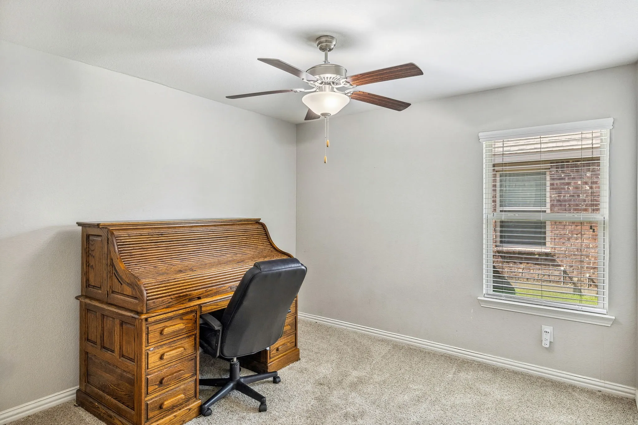 Single Family Residence For Sale in Collin County , 404 Madrone Lane, Princeton, Texas 75407, 3 Bedroom, 2 Bathroom, 2 Garage spaces, 1,598 Sqft, built in 2018, Preowned, Price $279,500, mls#21180593, Real Estate Agent in Princeton, Homes For Sale in Collin county, Homes For Sale in Princeton, Realtor in Princeton Texas, Real Estate Brokerage Independent Realty Texas, Luminita Cordes Realtor