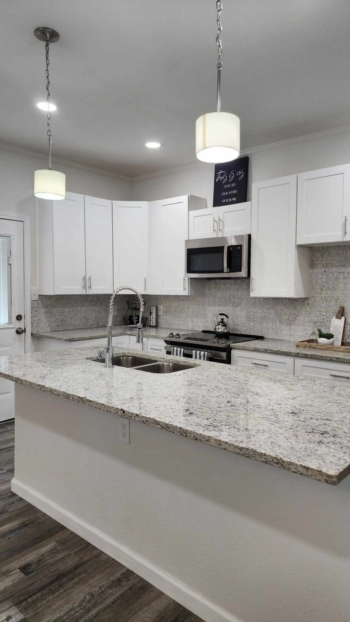 Single Family Residence For Sale in Tarrant County , 2000 May Street, Fort Worth, Texas 76110, 4 Bedroom, 3 Bathroom, Garage spaces, 1,666 Sqft, built in 1927, Preowned, mls#21180833, Real Estate Agent in Fort Worth, Homes For Sale in Tarrant county, Homes For Sale in Fort Worth, Realtor in Fort Worth Texas, Real Estate Brokerage Independent Realty Texas, Luminita Cordes Realtor