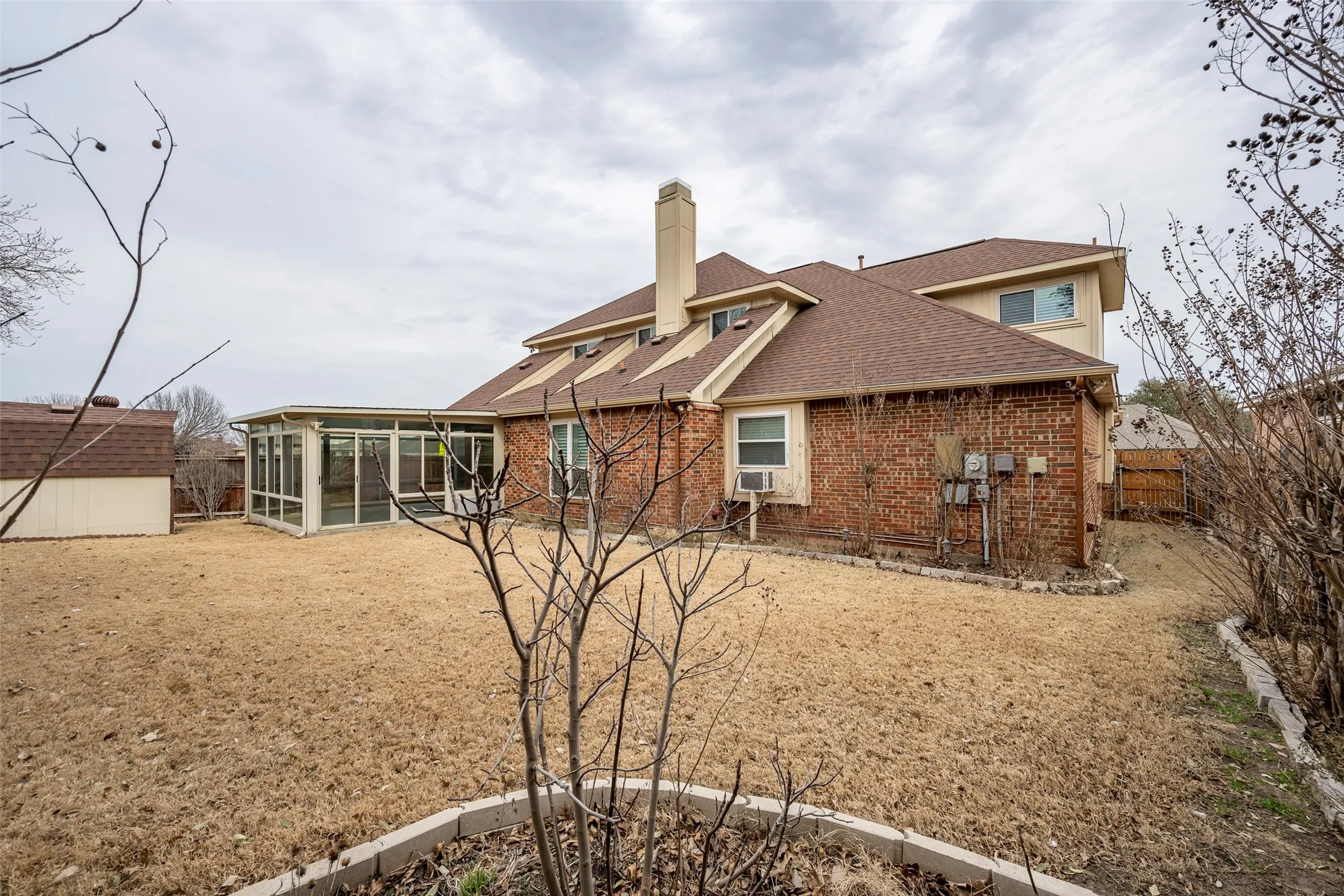 Single Family Residence For Sale in Tarrant County , 7600 Greengage Drive, Fort Worth, Texas 76133, 6 Bedroom, 4 Bathroom, 2 Garage spaces, 3,244 Sqft, built in 1990, mls#21177934, Real Estate Agent in Fort Worth, Homes For Sale in Tarrant county, Homes For Sale in Fort Worth, Realtor in Fort Worth Texas, Real Estate Brokerage Independent Realty Texas, Luminita Cordes Realtor